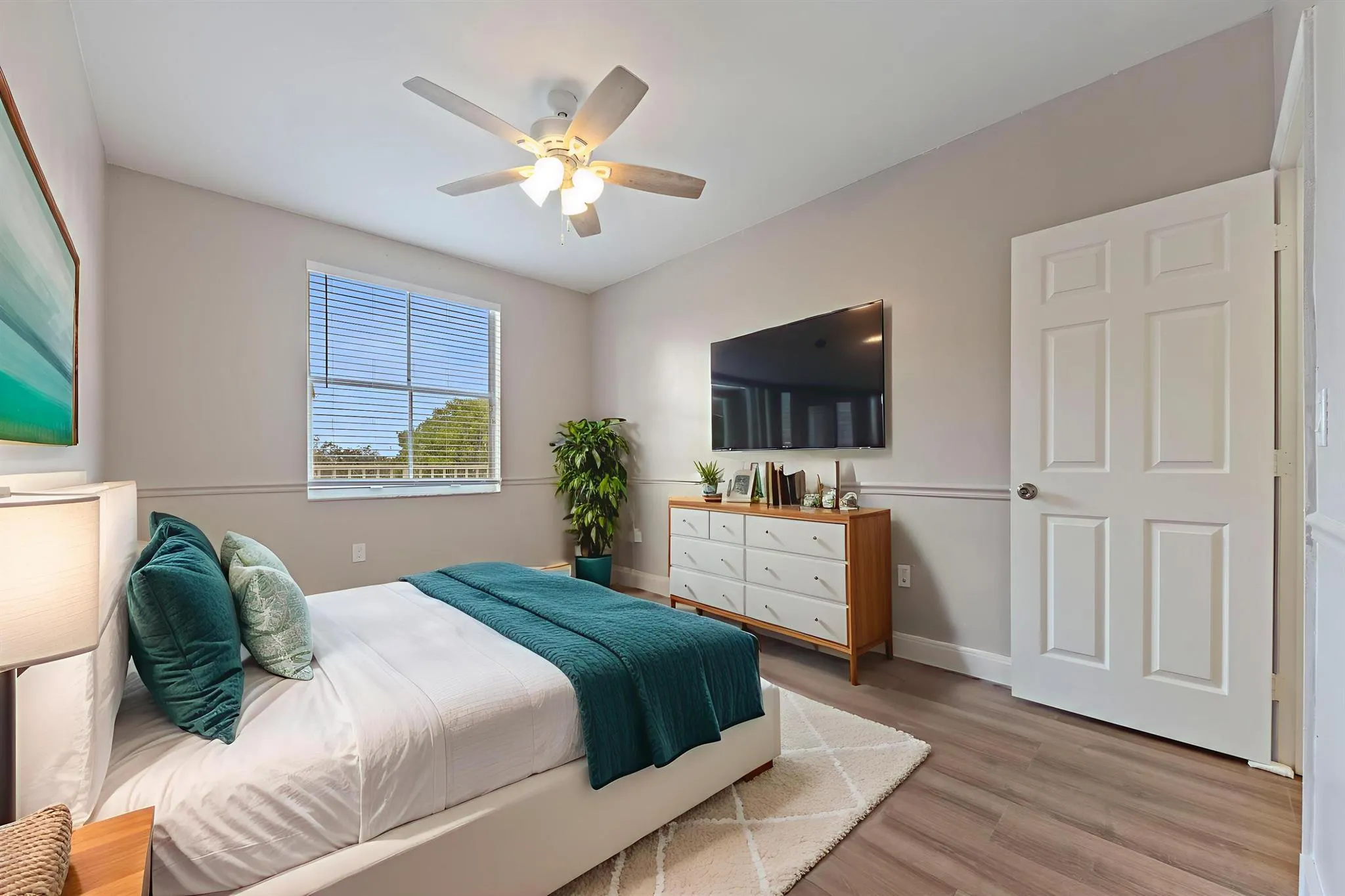 2060 Greenview Shores Boulevard, #323