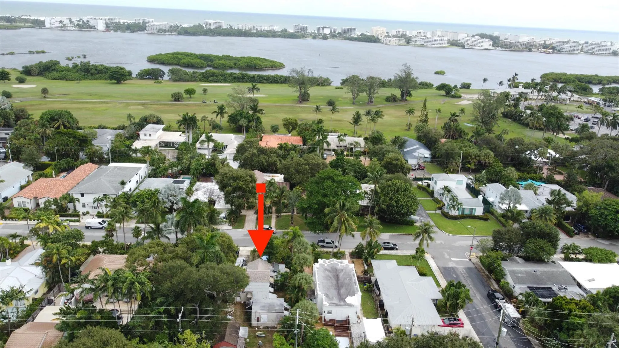 809 N Lakeside Drive
