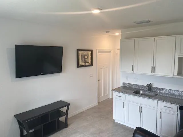 5133 Armina Place, #Studio