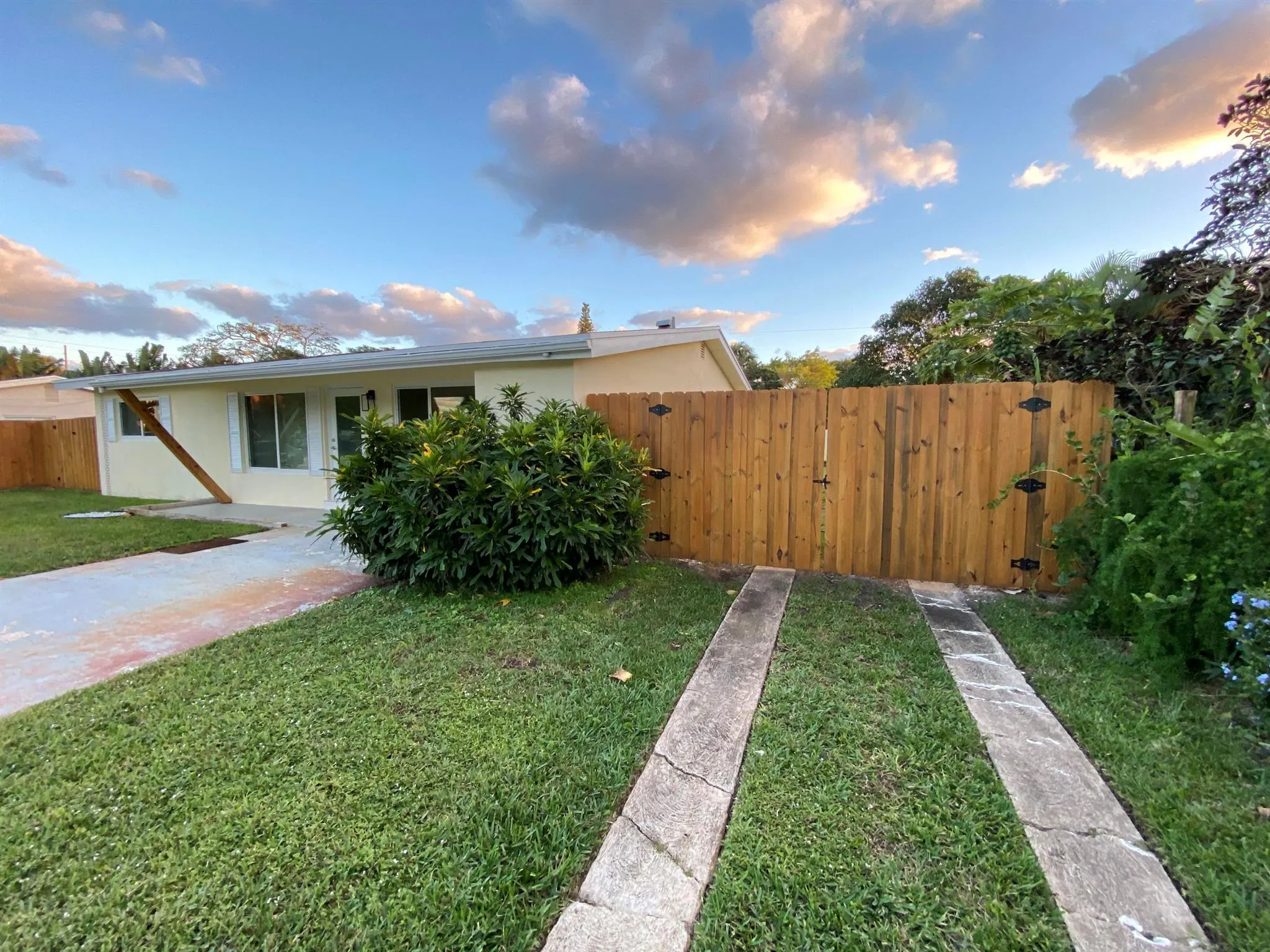 124 NW 9th Street