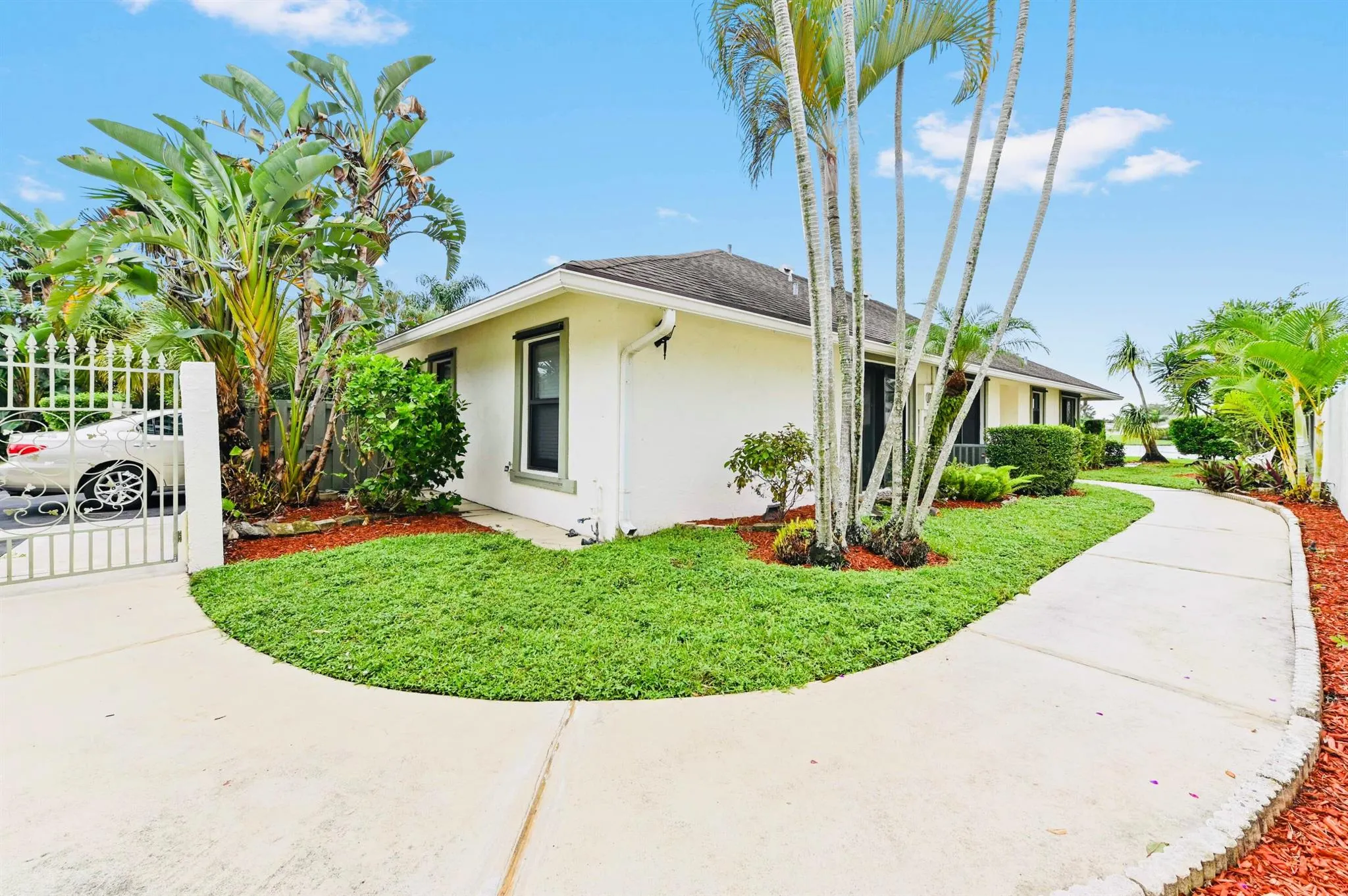 2749 SW 5th Street