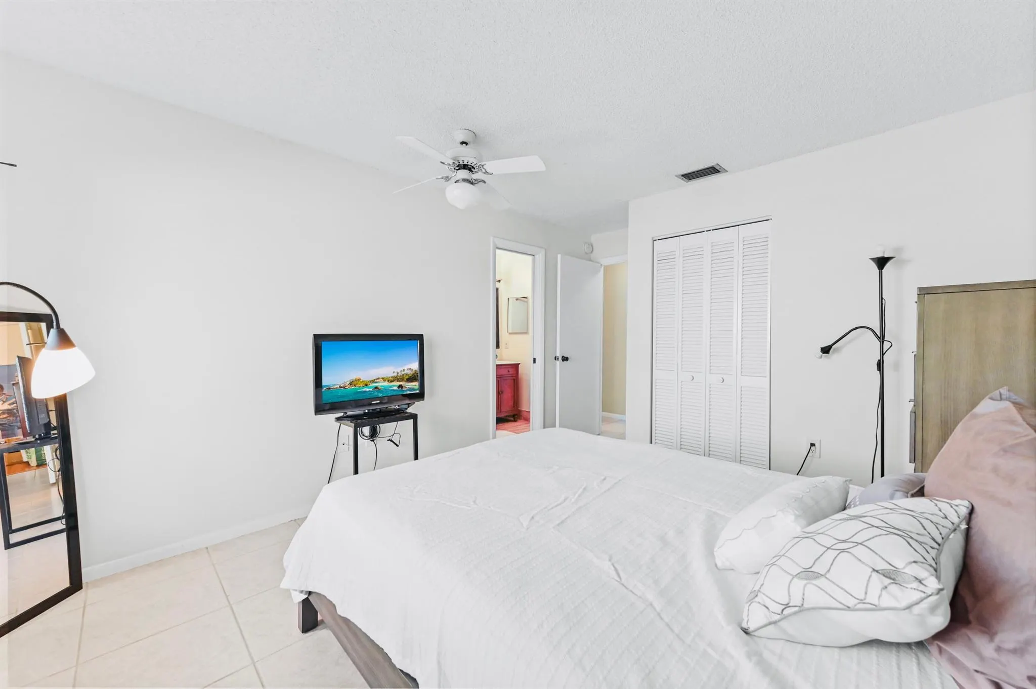 2749 SW 5th Street
