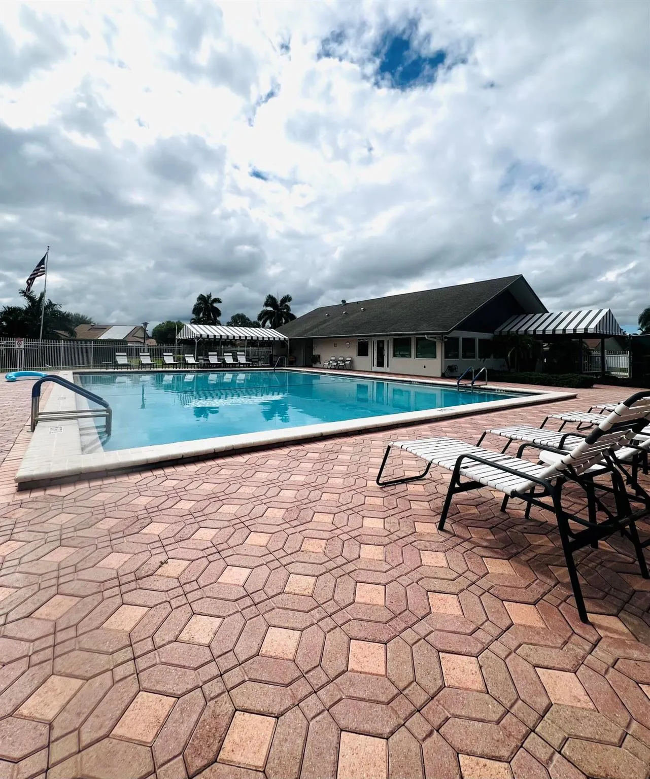 2749 SW 5th Street