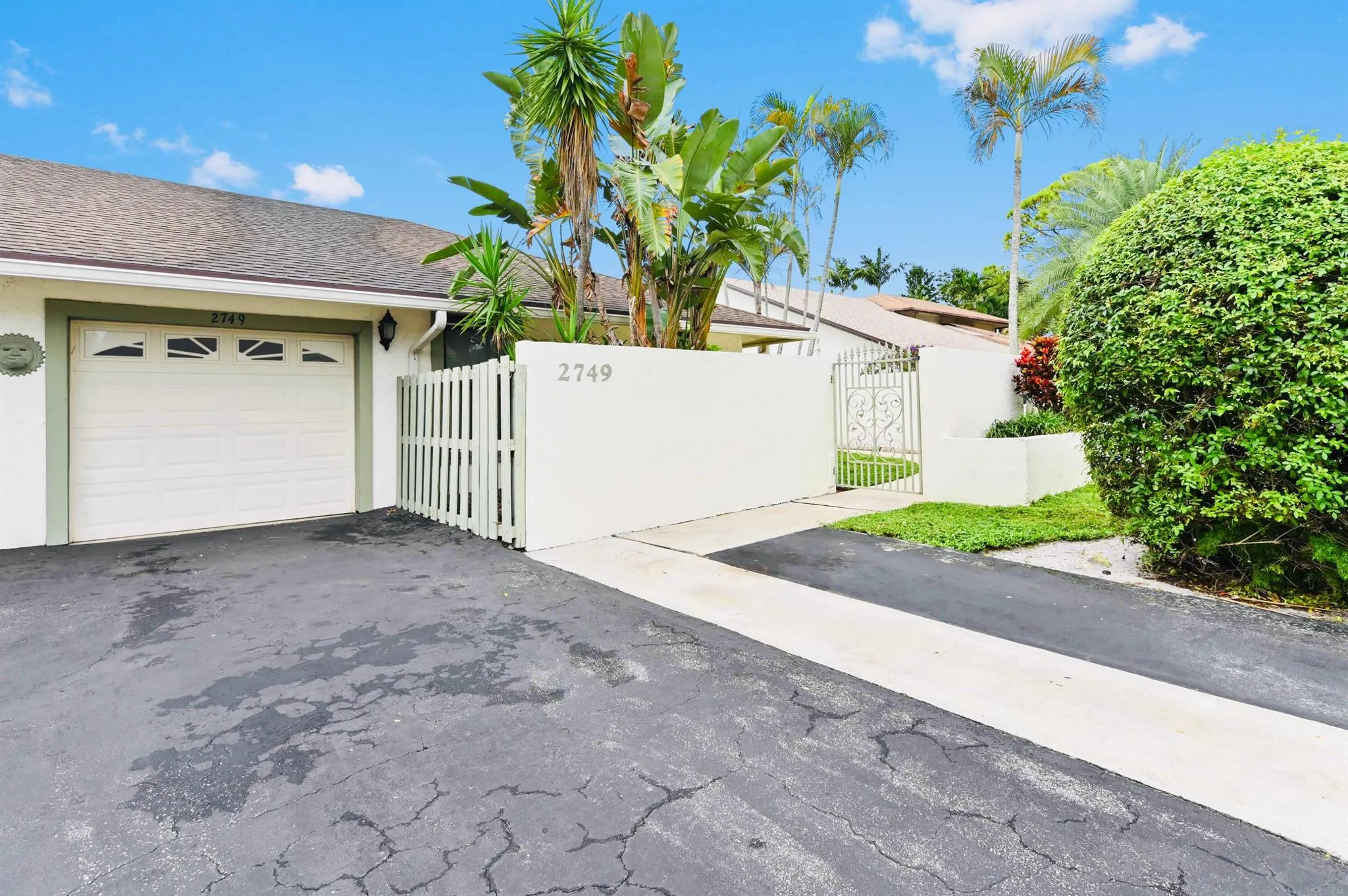 2749 SW 5th Street