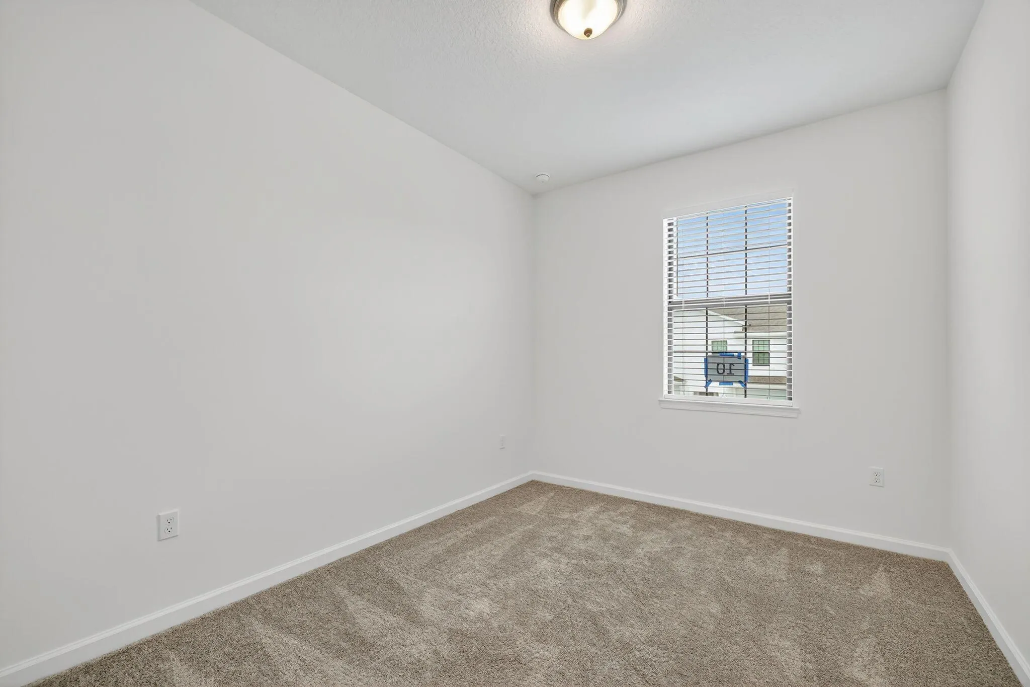 7596 SW Linus Lane