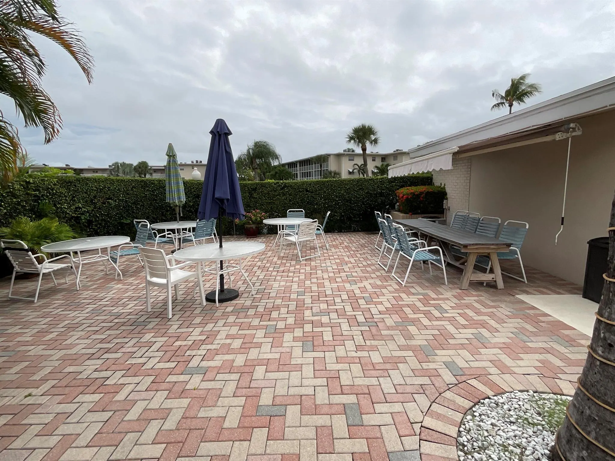2728 Garden Drive N, #415
