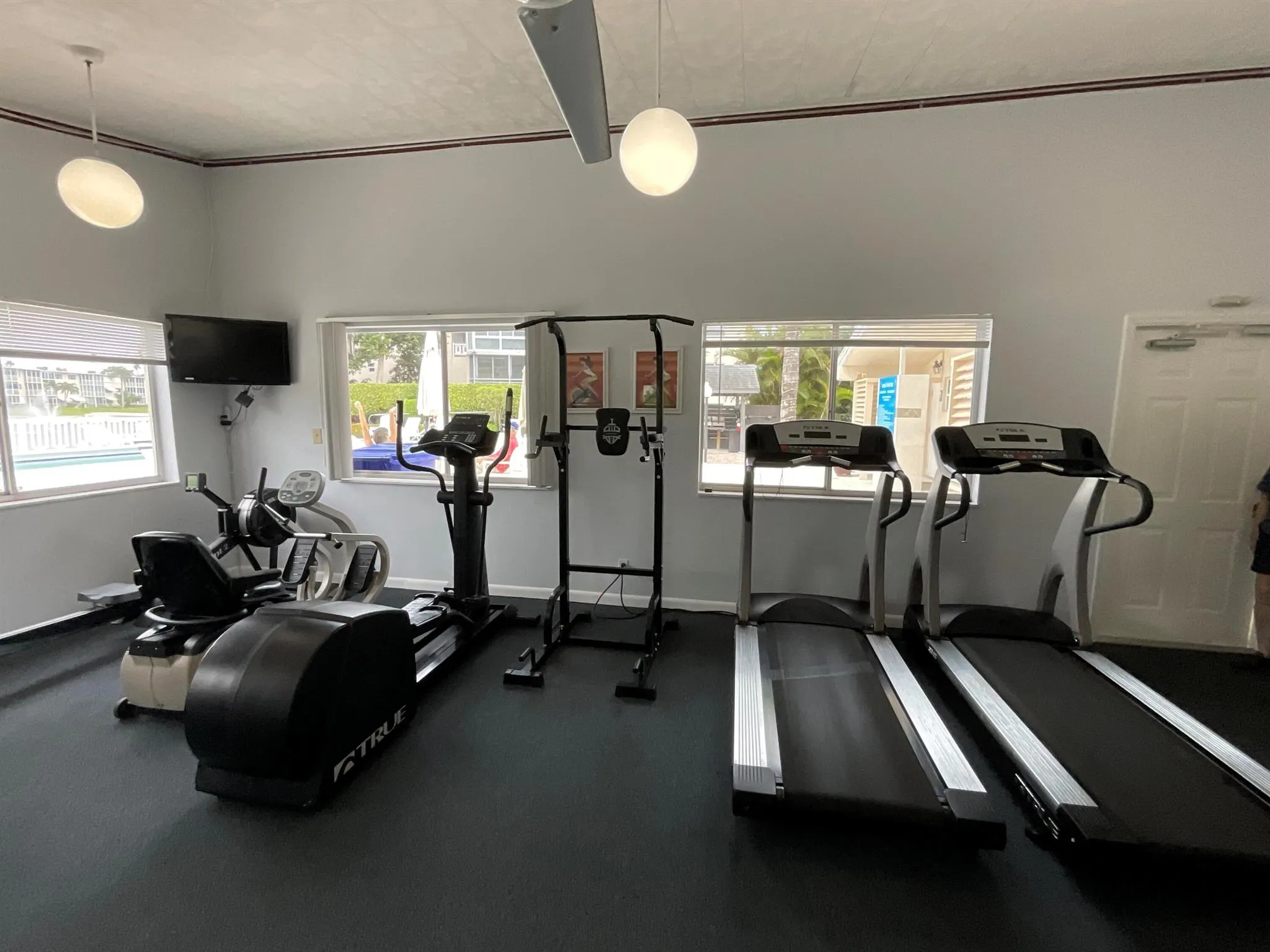 2728 Garden Drive N, #415