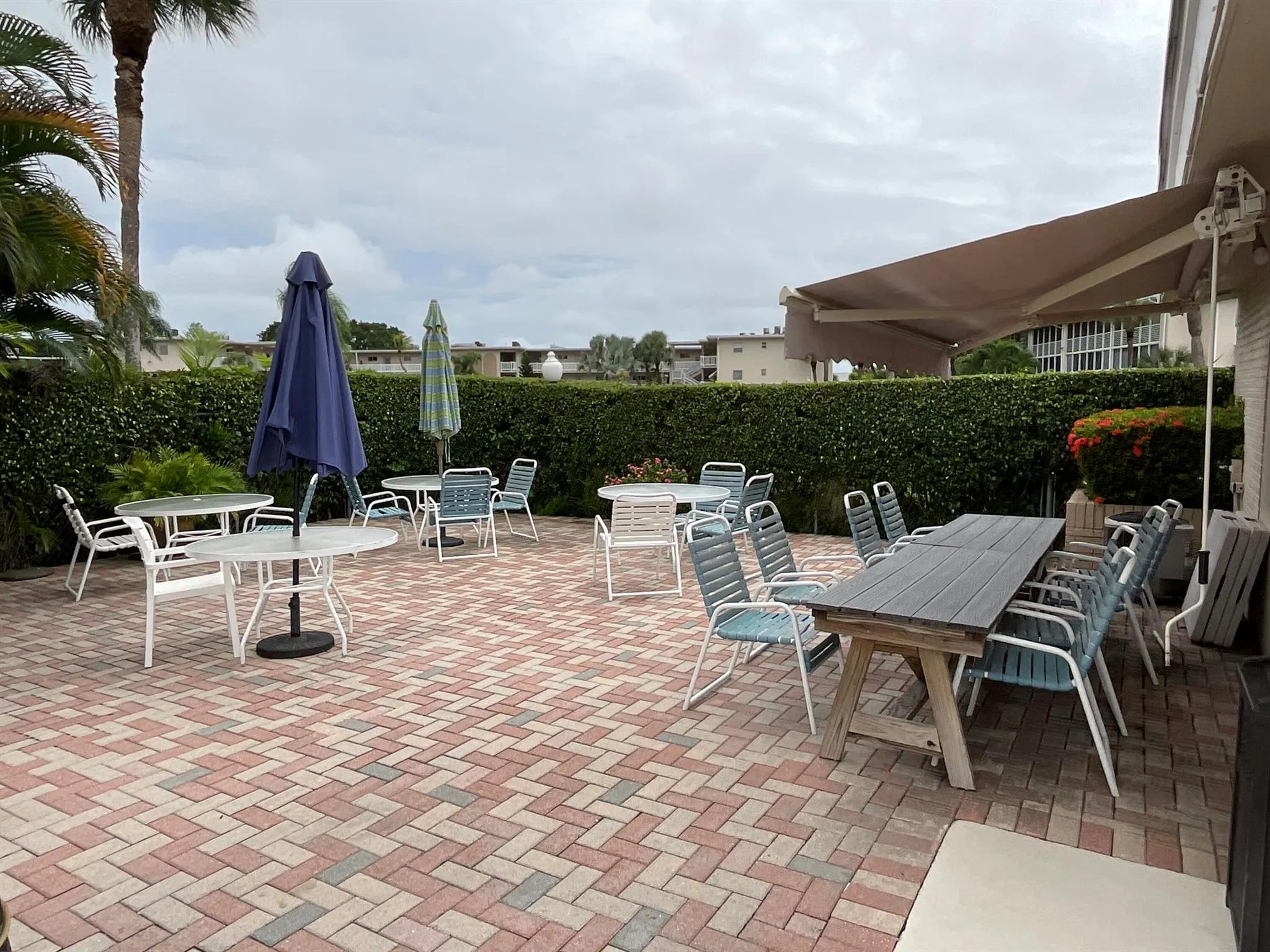 2728 Garden Drive N, #415