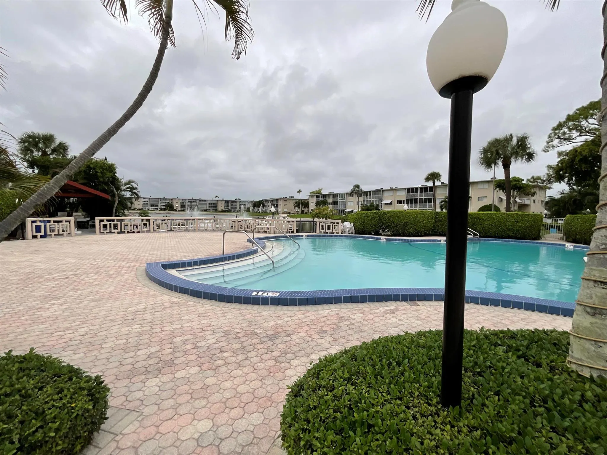 2728 Garden Drive N, #415