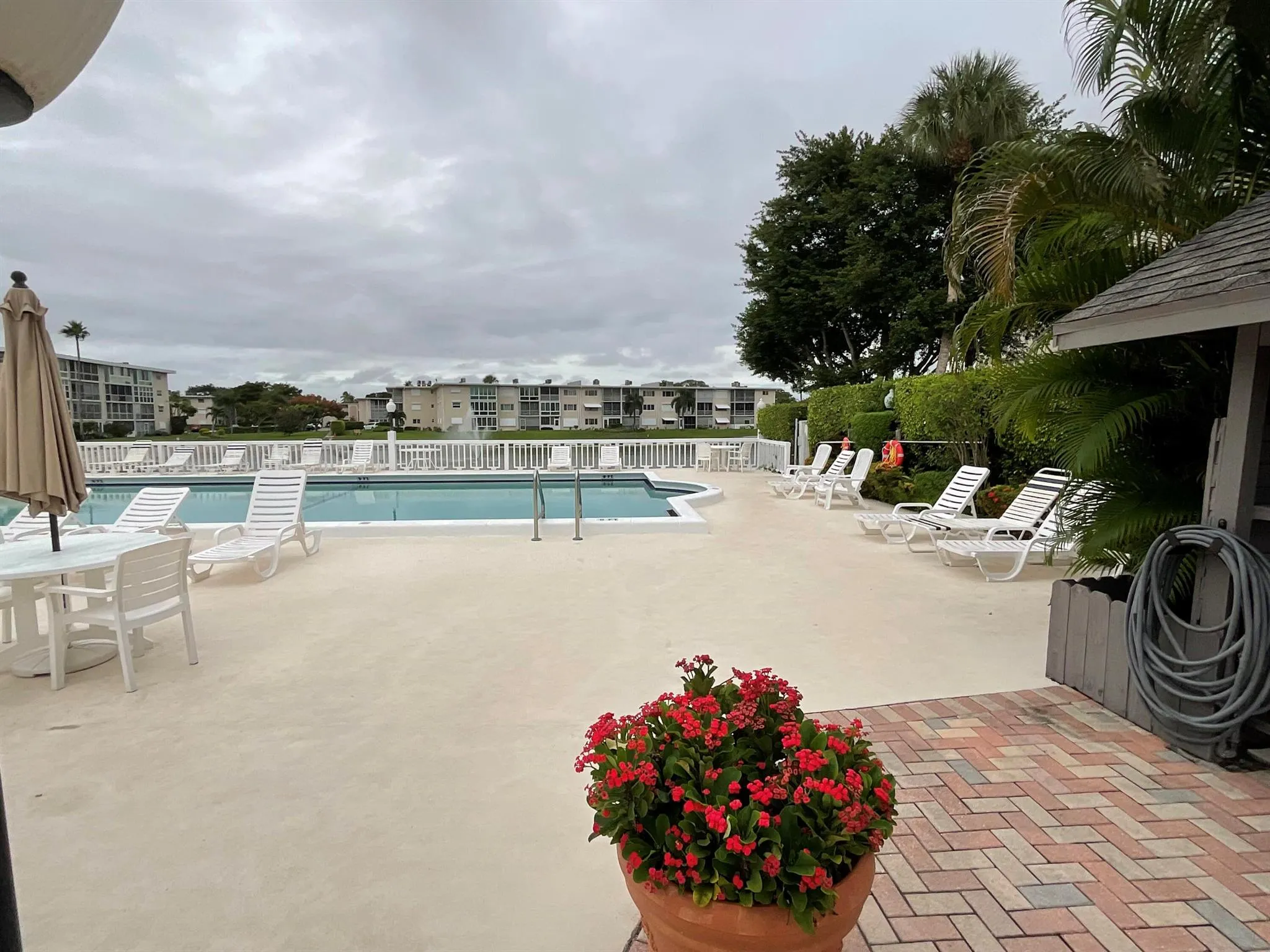 2728 Garden Drive N, #415