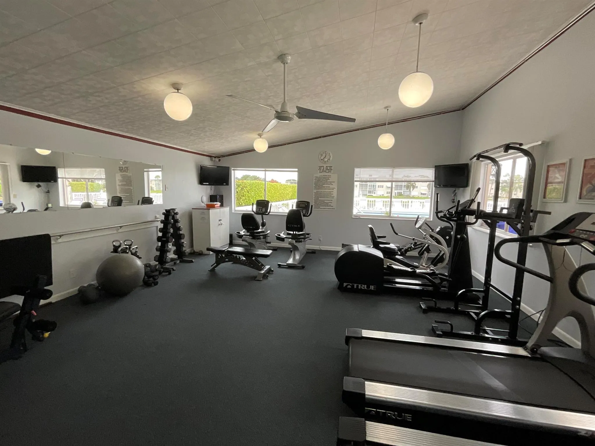 2728 Garden Drive N, #415