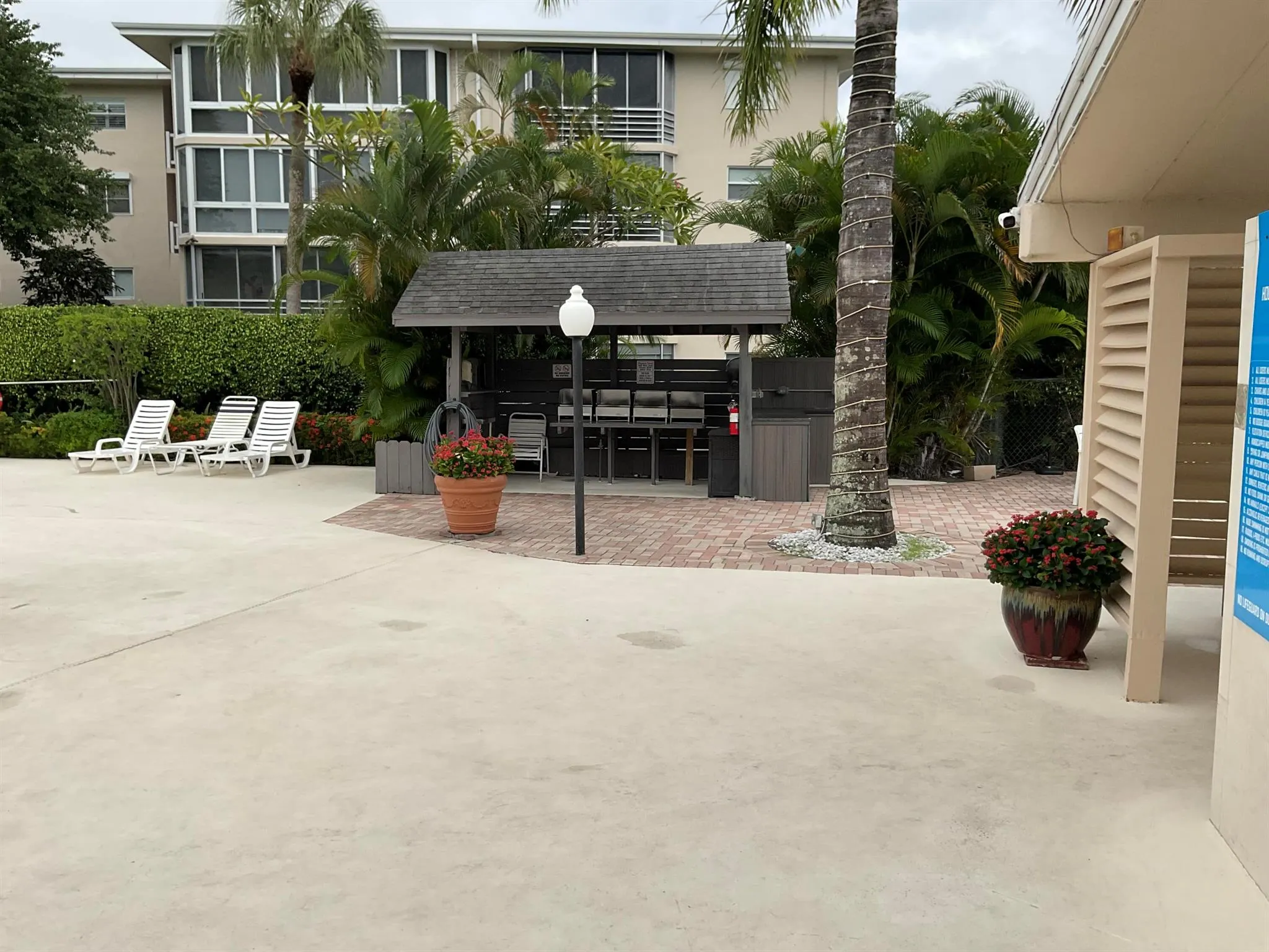 2728 Garden Drive N, #415