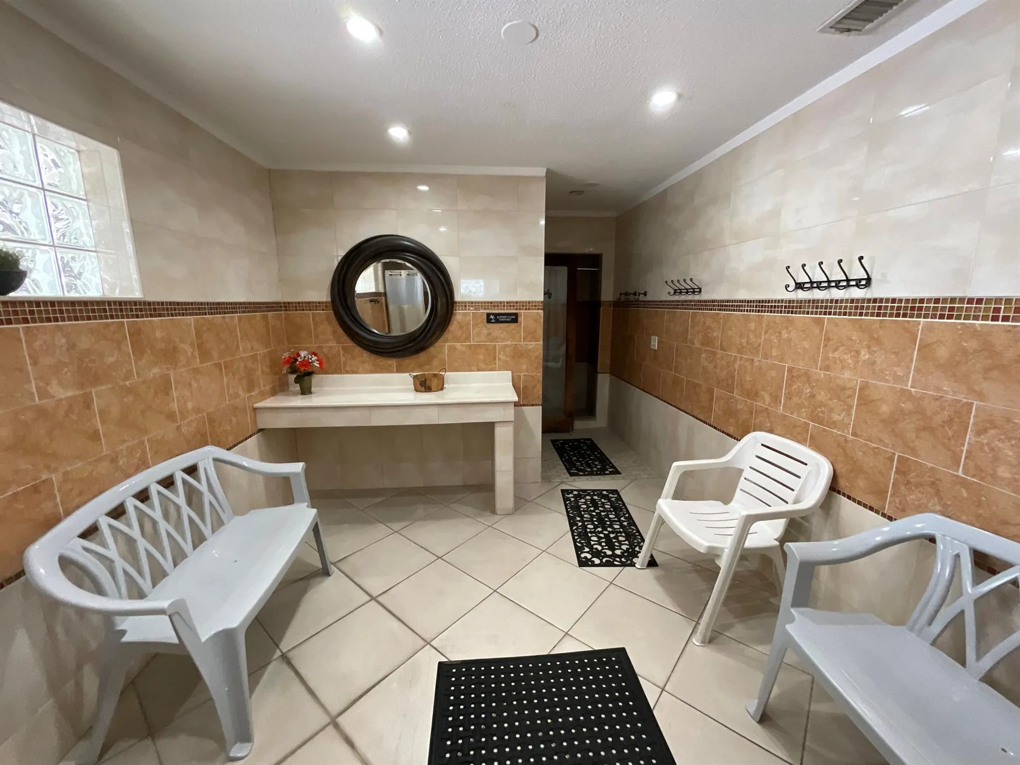 2728 Garden Drive N, #415