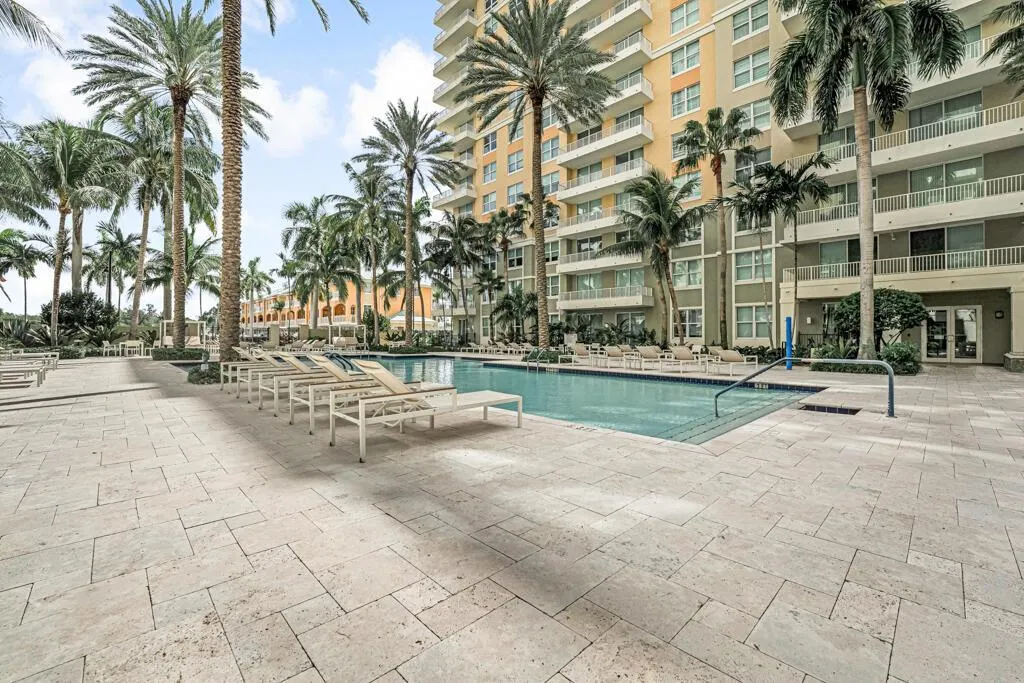 625 Casa Loma Boulevard, #707