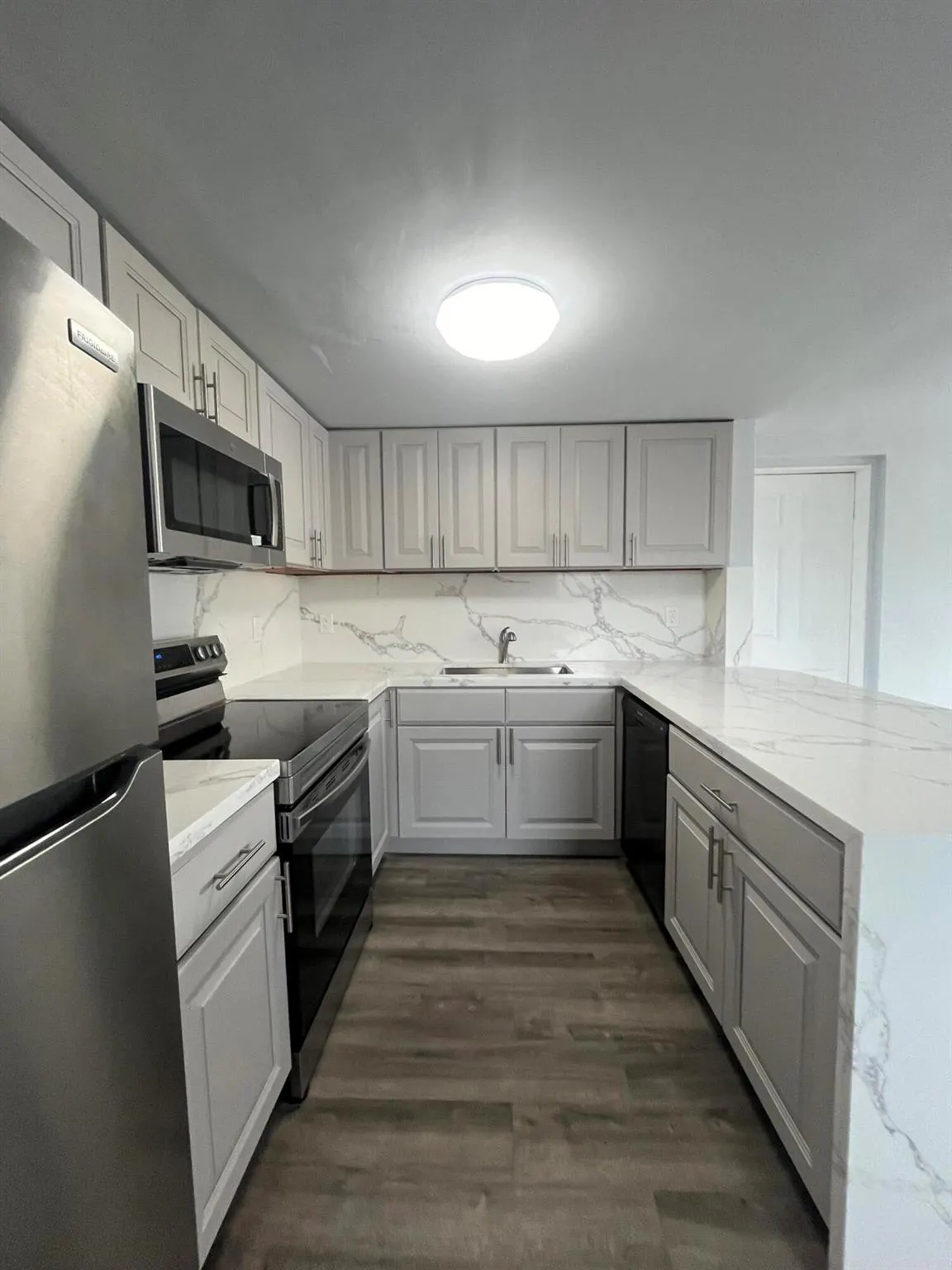 1421 SE 2nd Street, #Studio