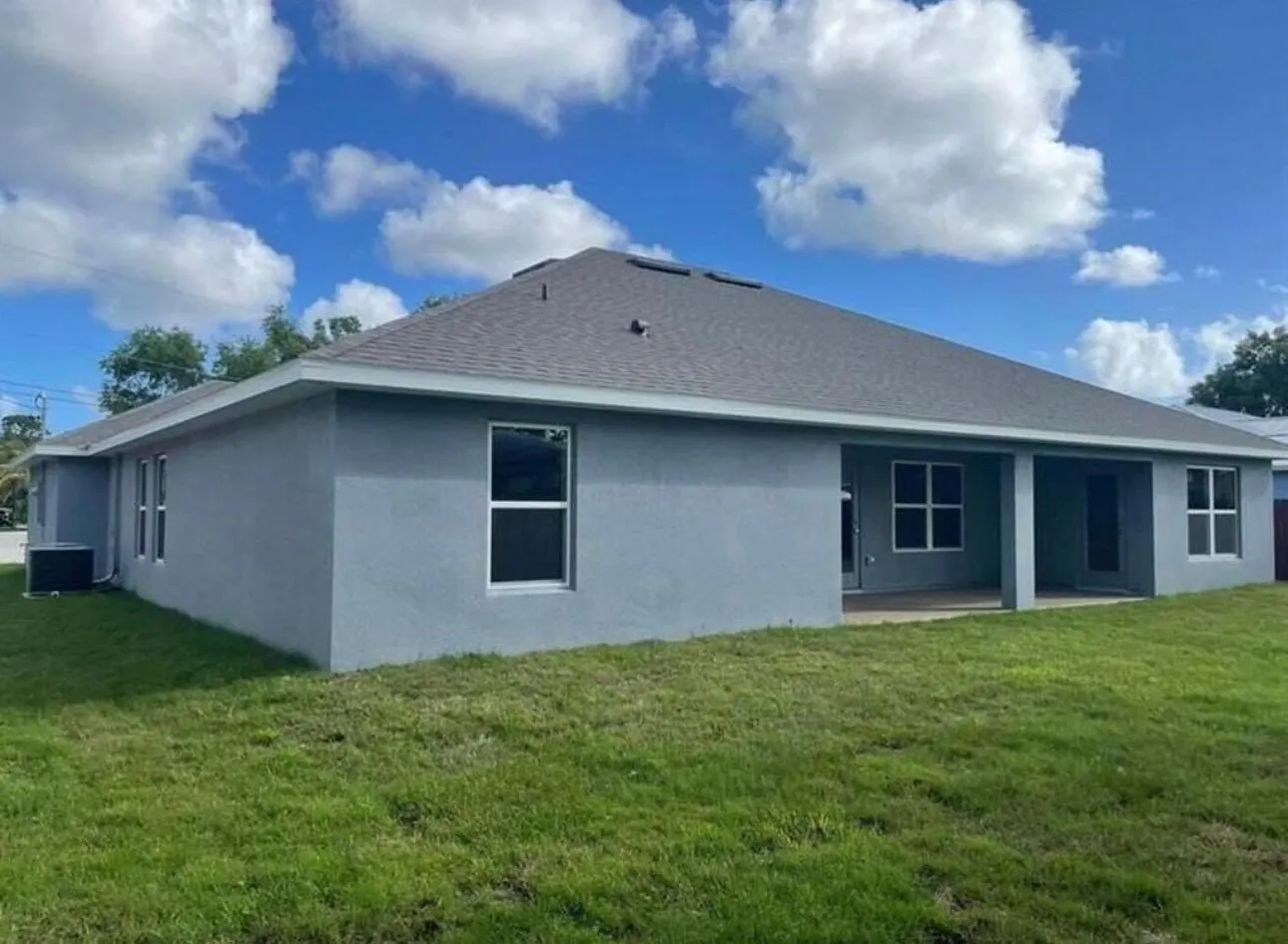 5237 NW Reba Circle