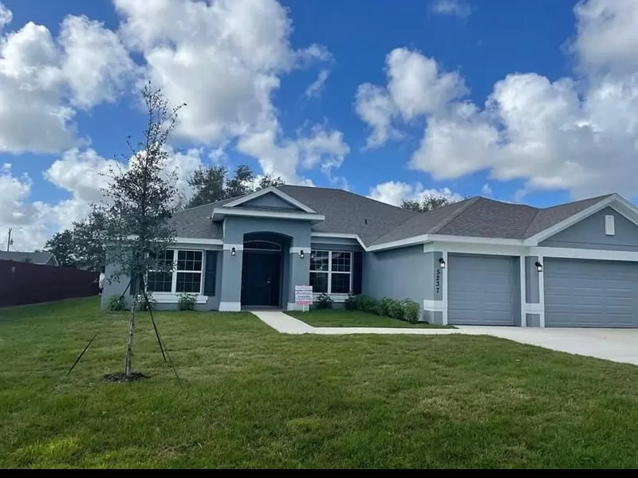 5237 NW Reba Circle