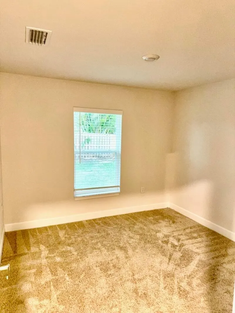 5237 NW Reba Circle