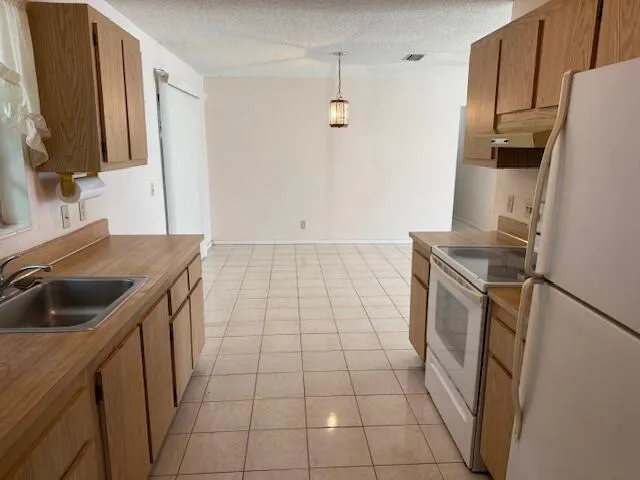 169 Dove Circle