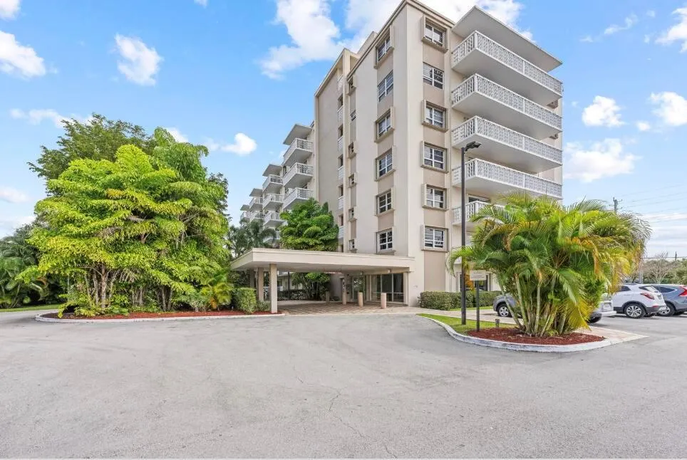 1831 NE 38th Street, #410