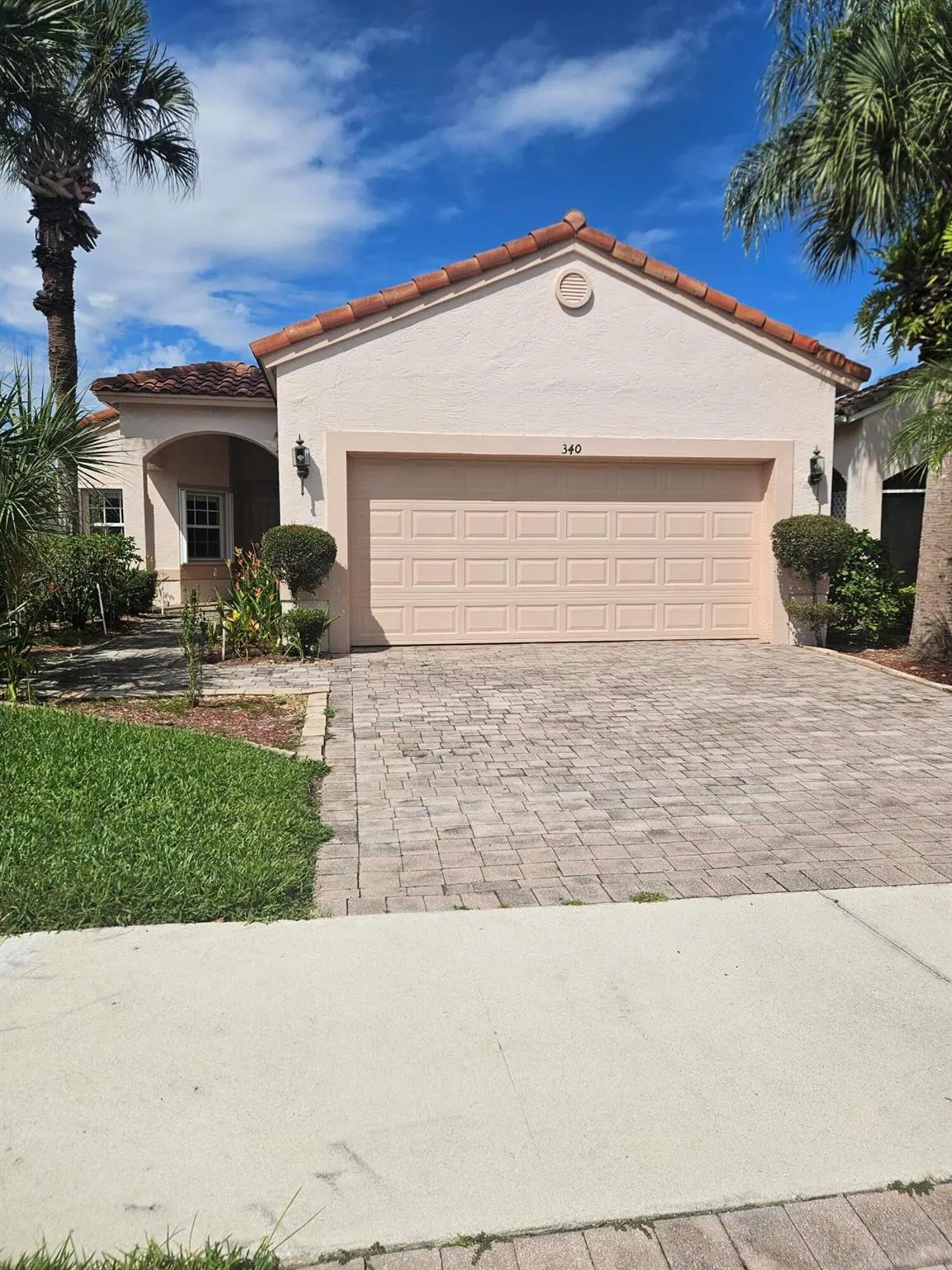 340 NW Breezy Point Loop