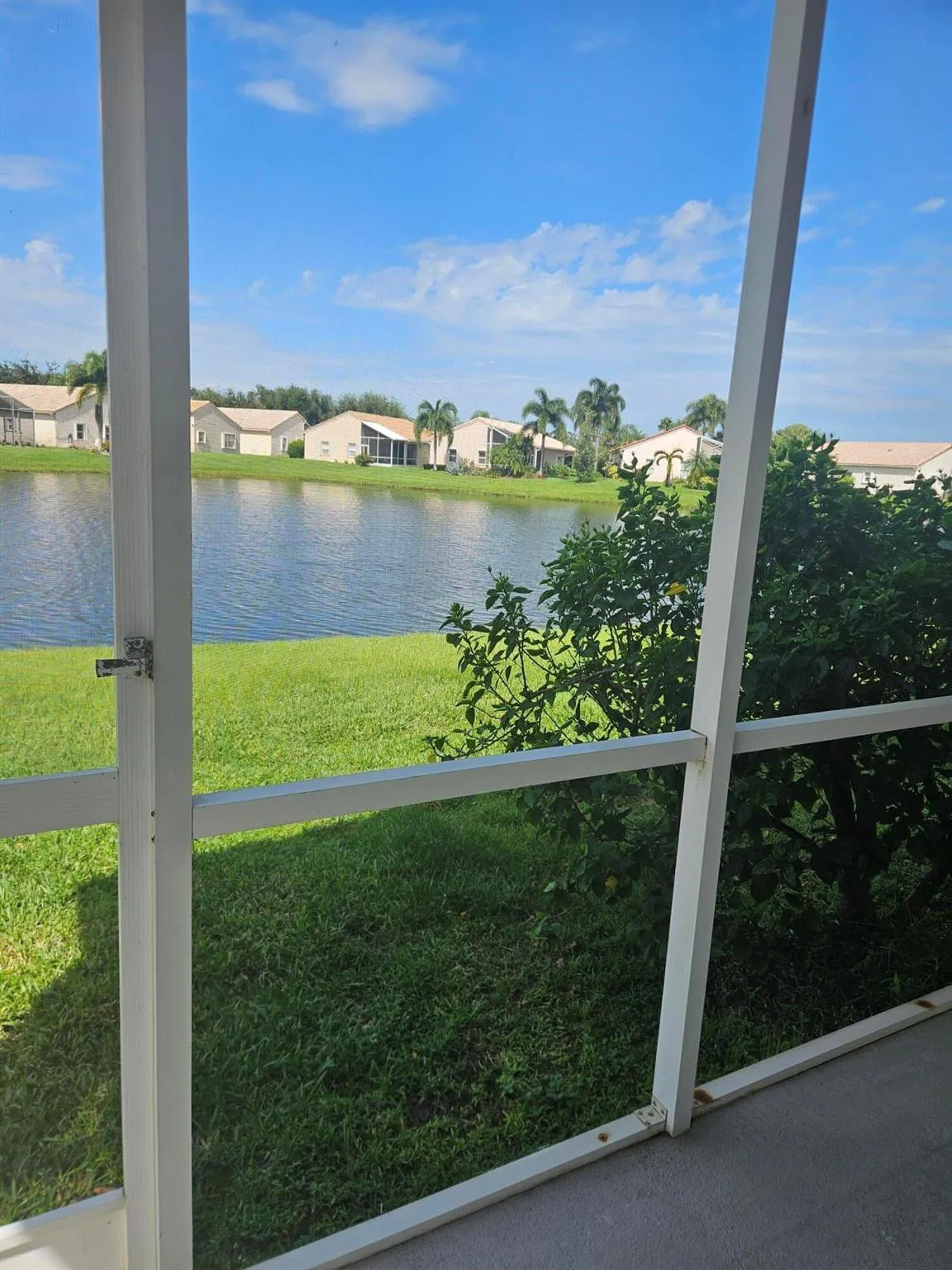 340 NW Breezy Point Loop
