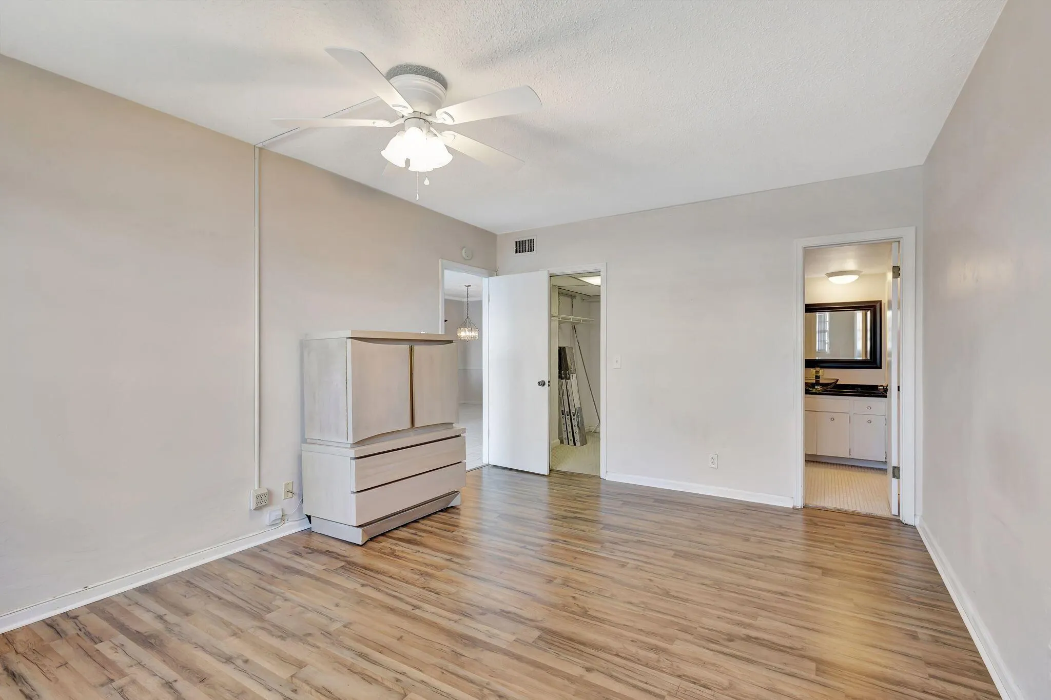 21 Yacht Club Drive, #102