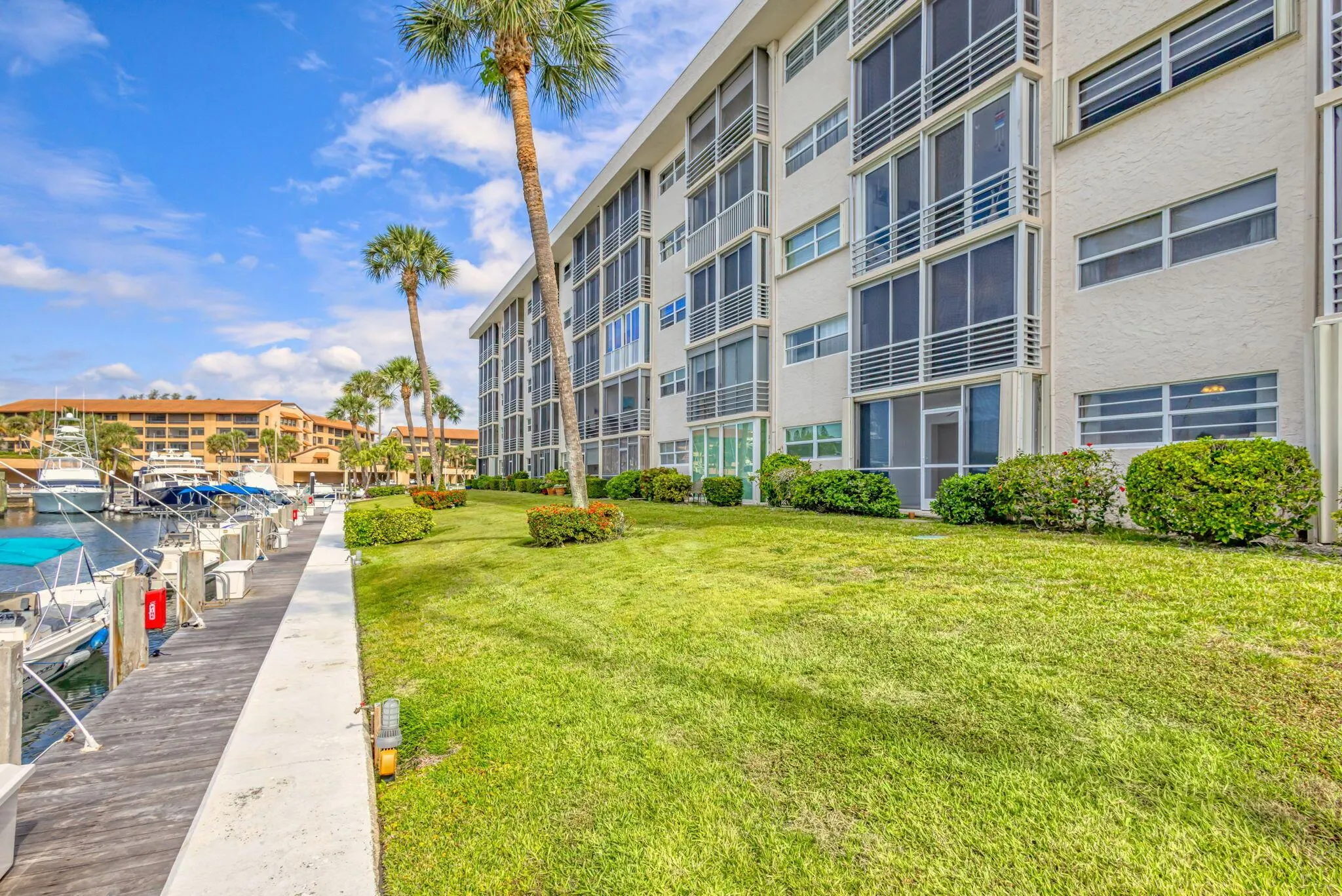 21 Yacht Club Drive, #102