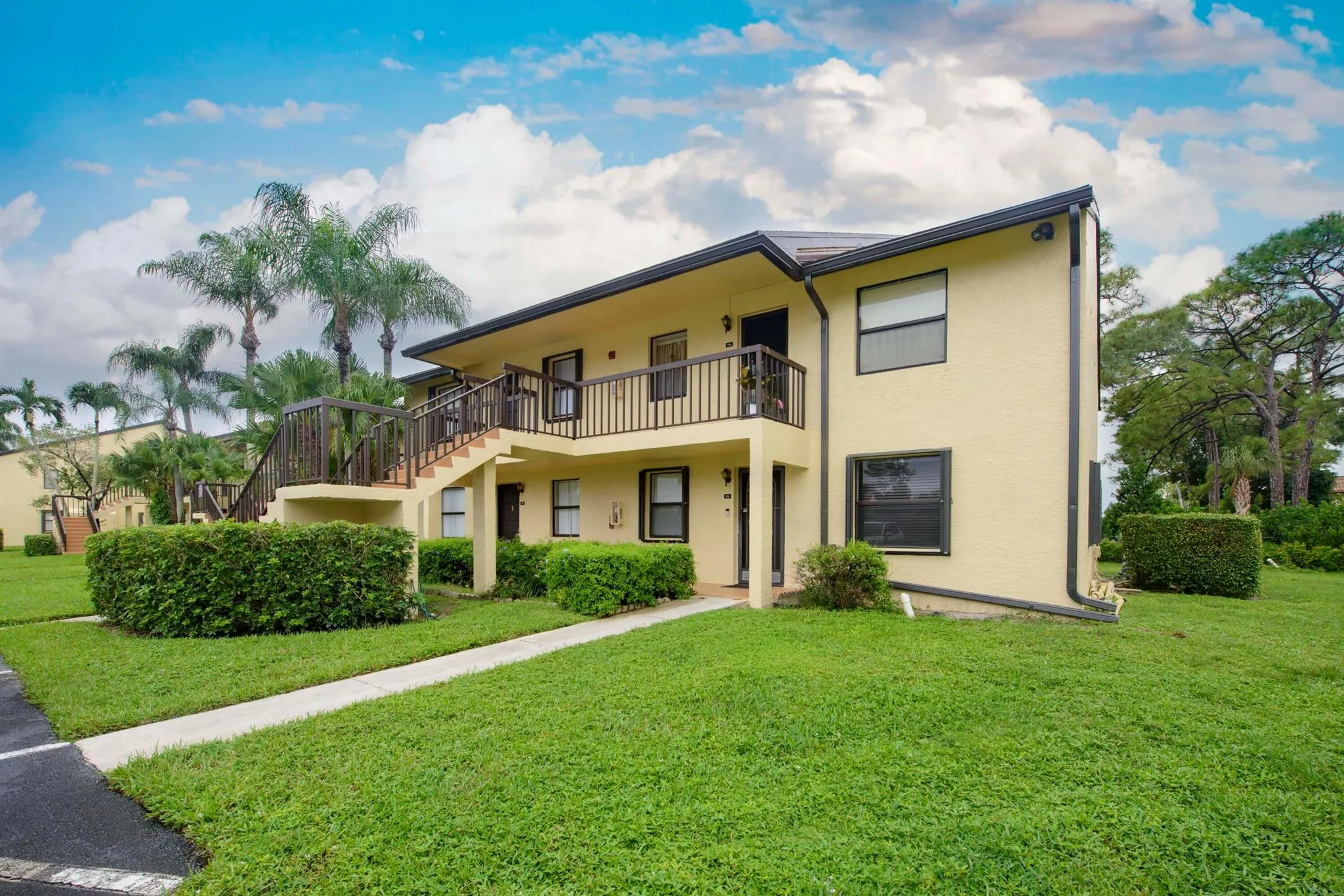 4689 Lucerne Lakes E Boulevard E, #106