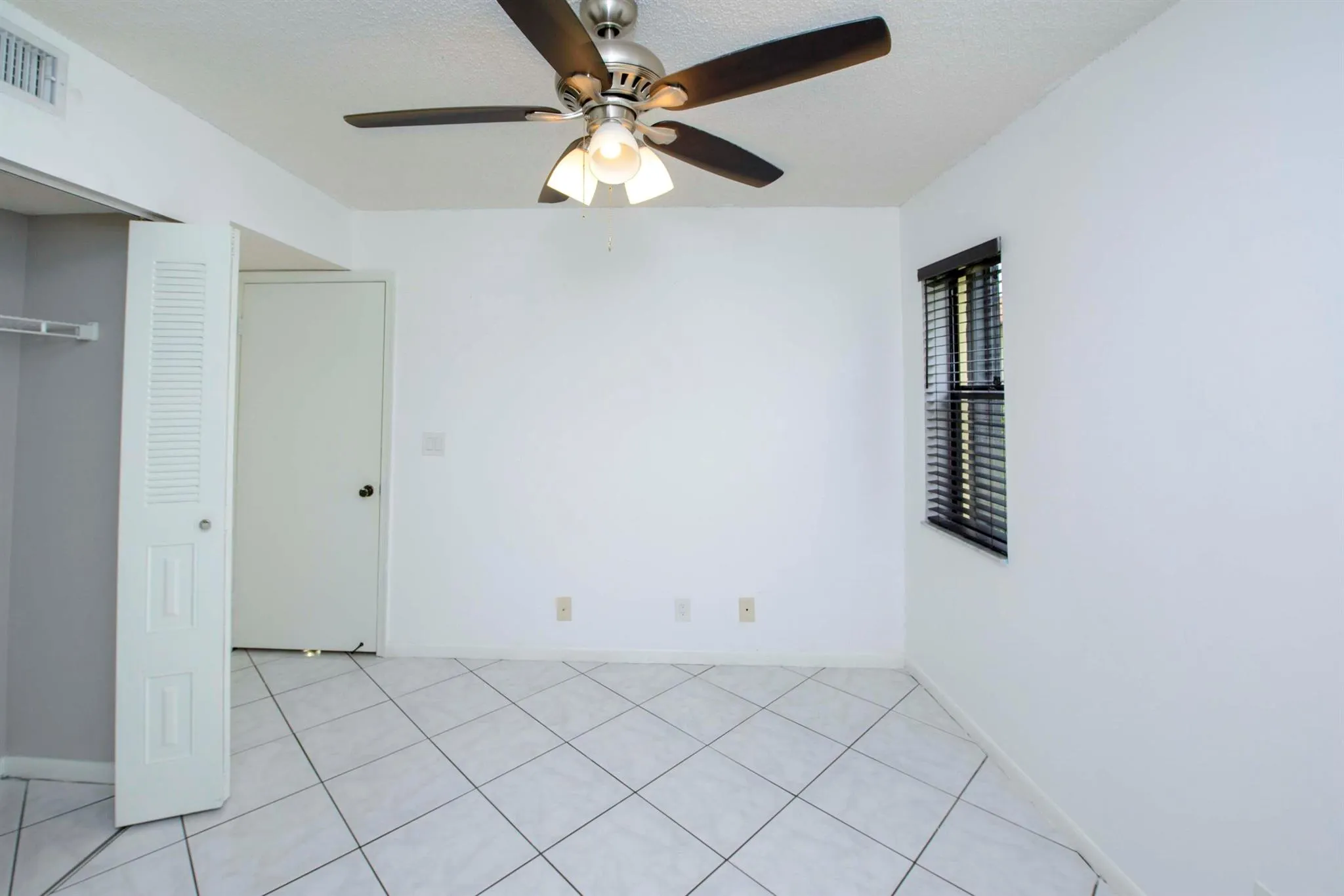 4689 Lucerne Lakes E Boulevard E, #106