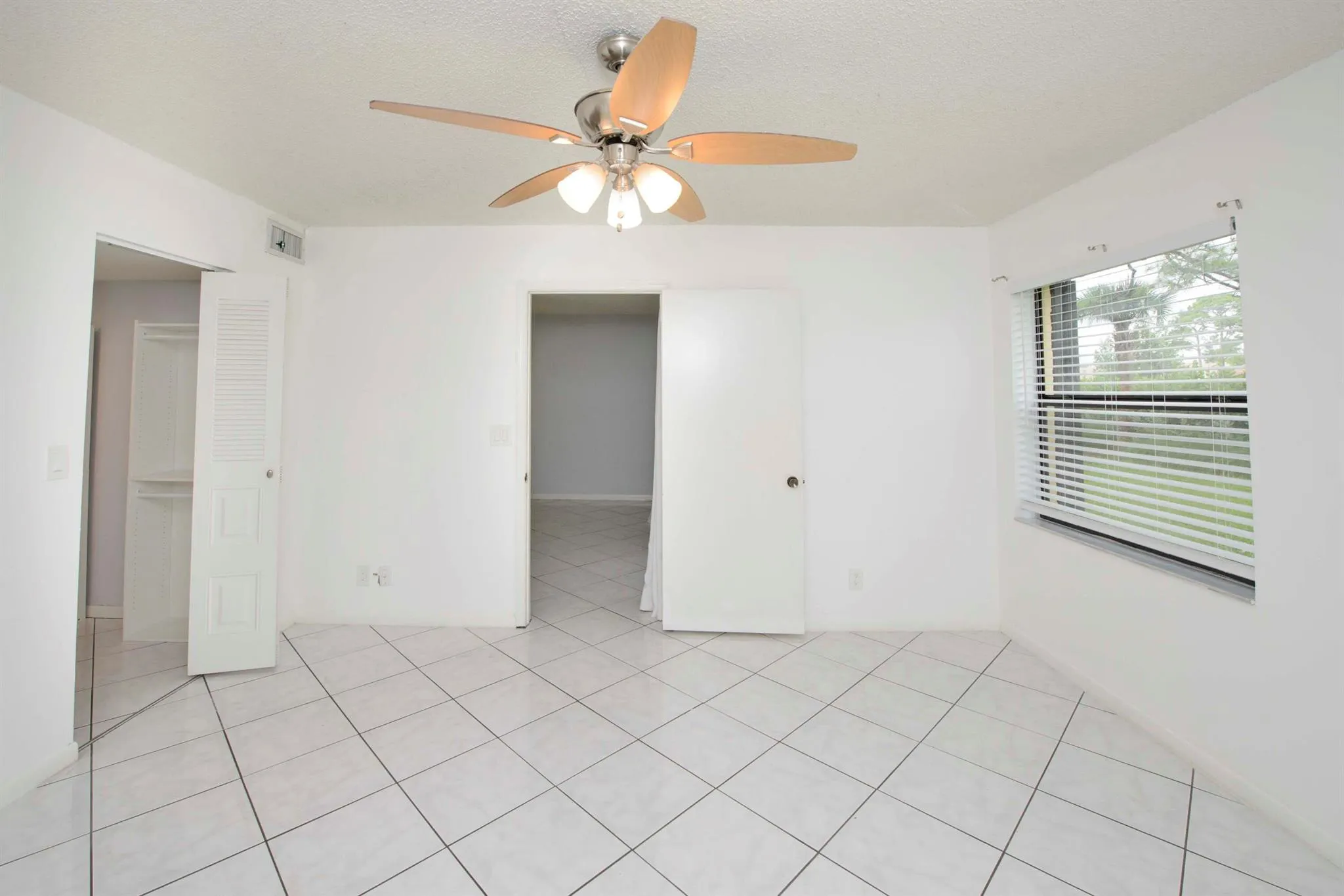 4689 Lucerne Lakes E Boulevard E, #106