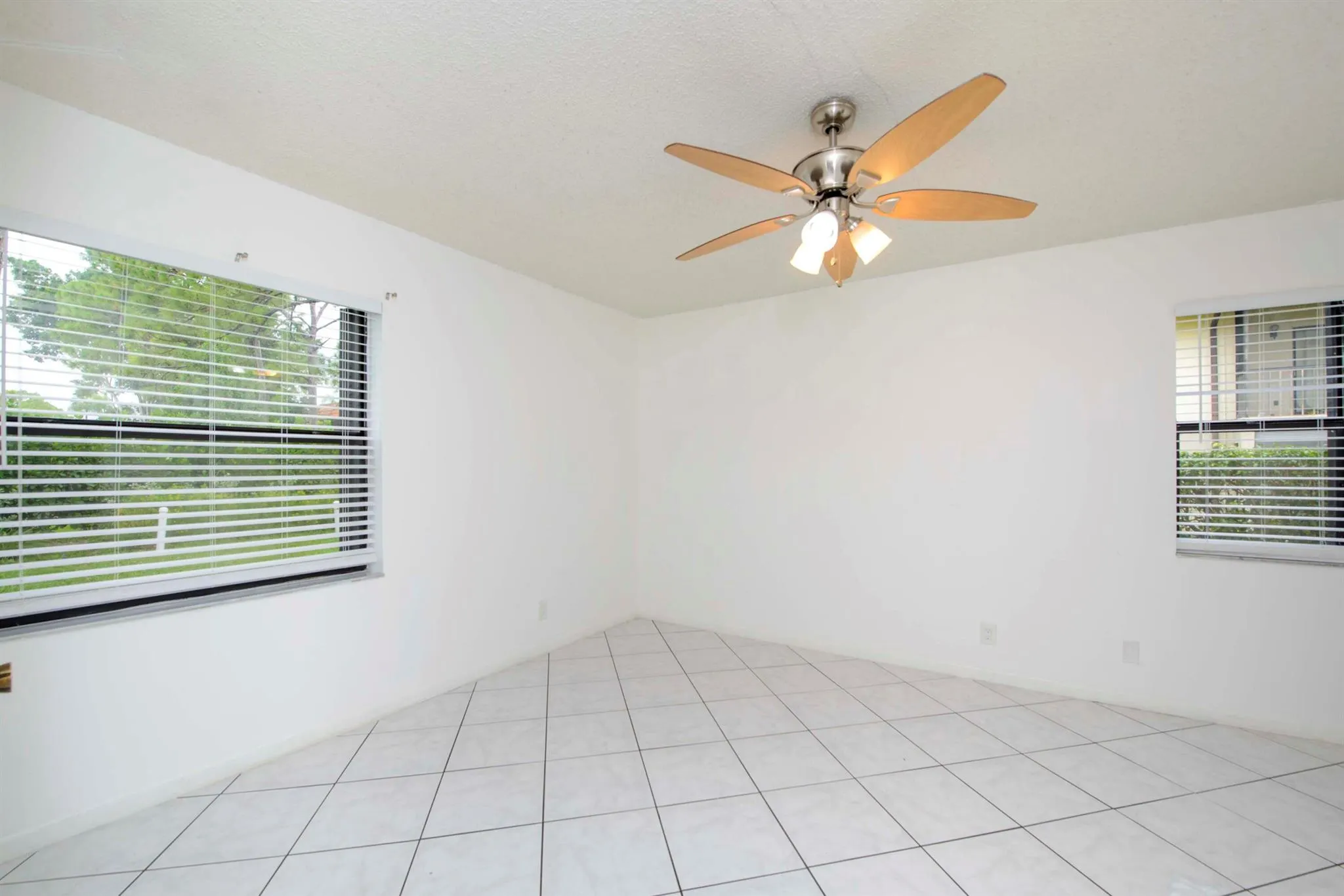 4689 Lucerne Lakes E Boulevard E, #106