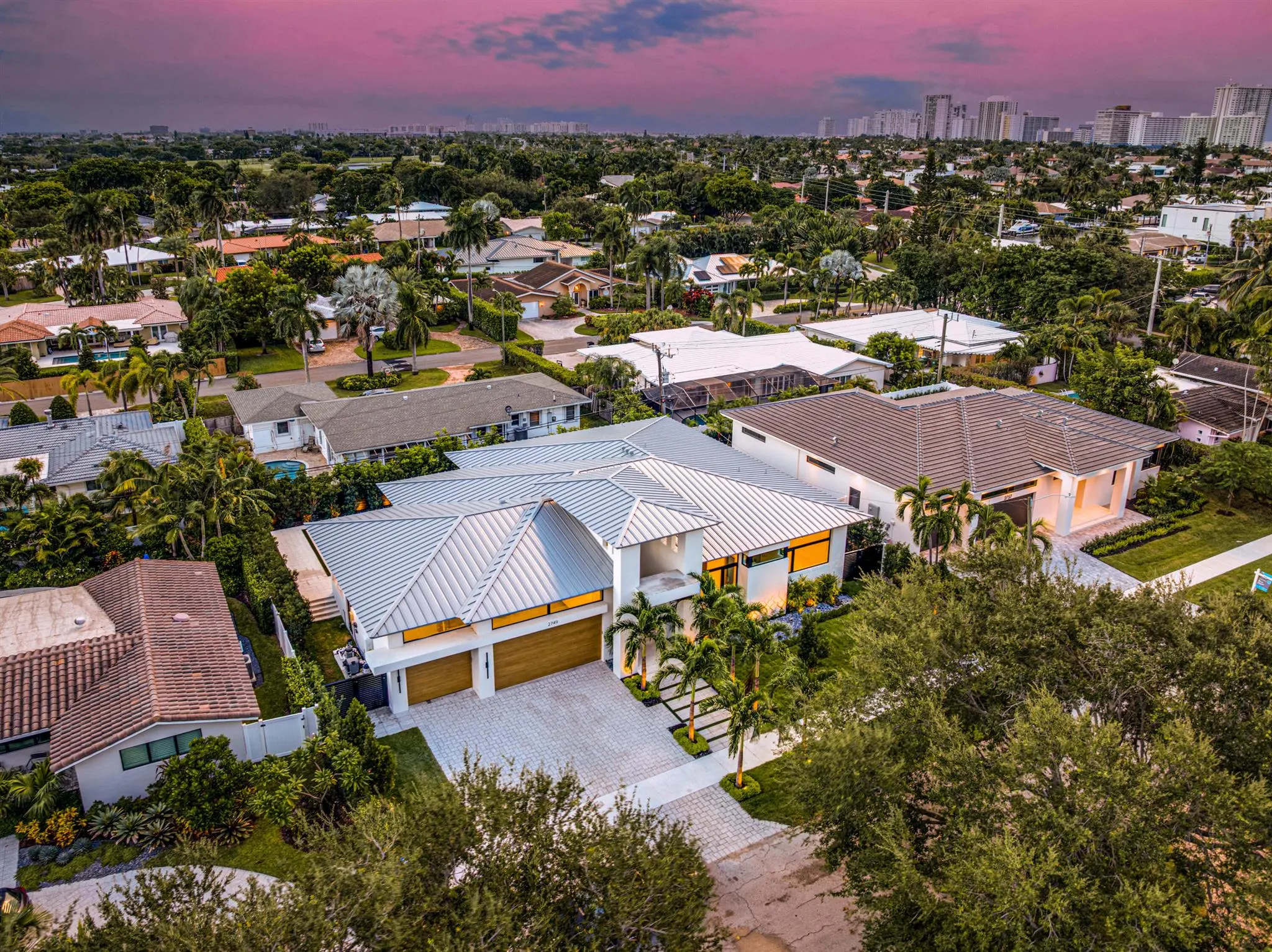 2749 NE 34th Street