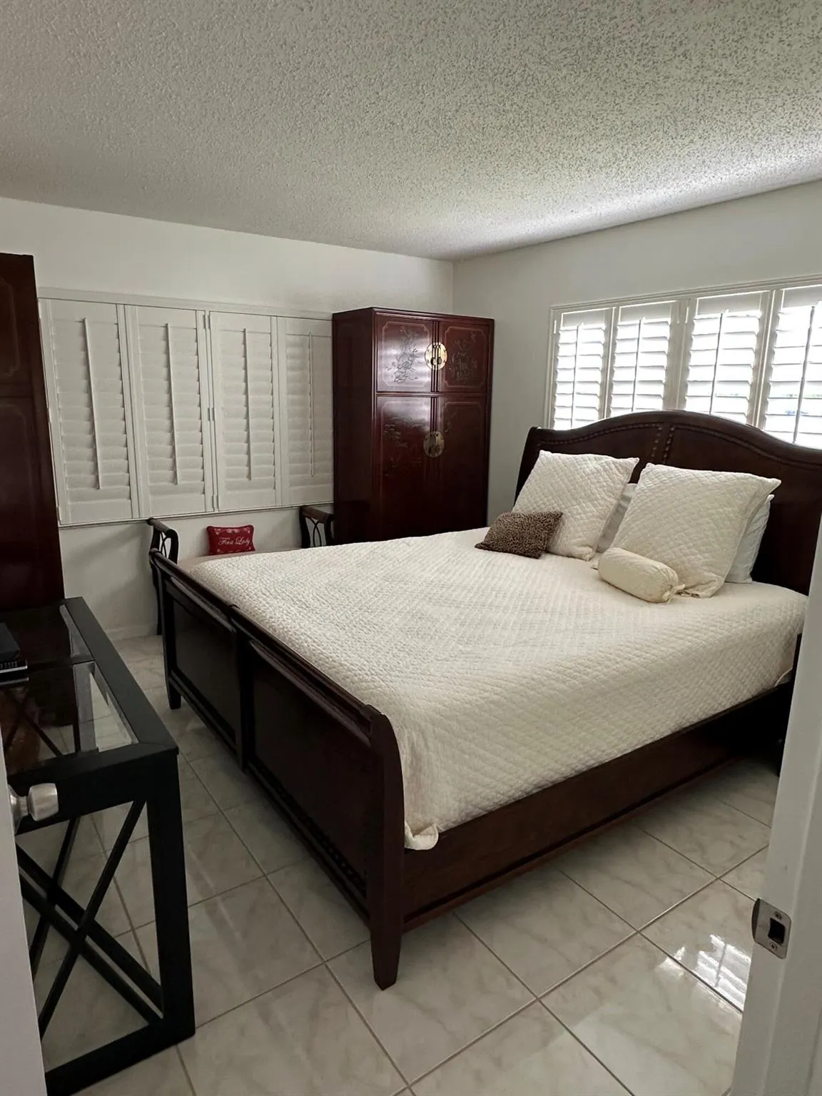 467 Mansfield L