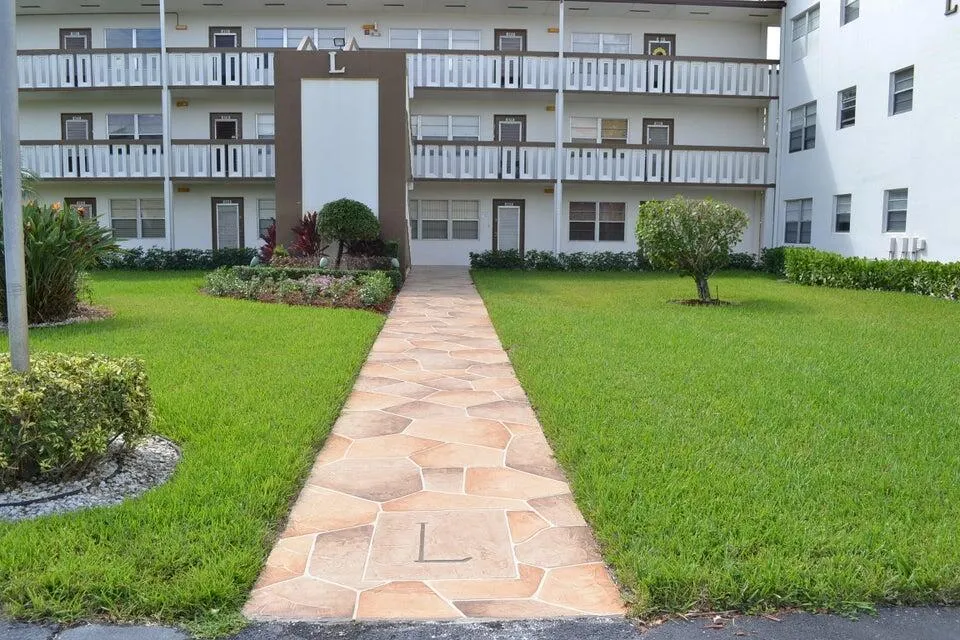 467 Mansfield L