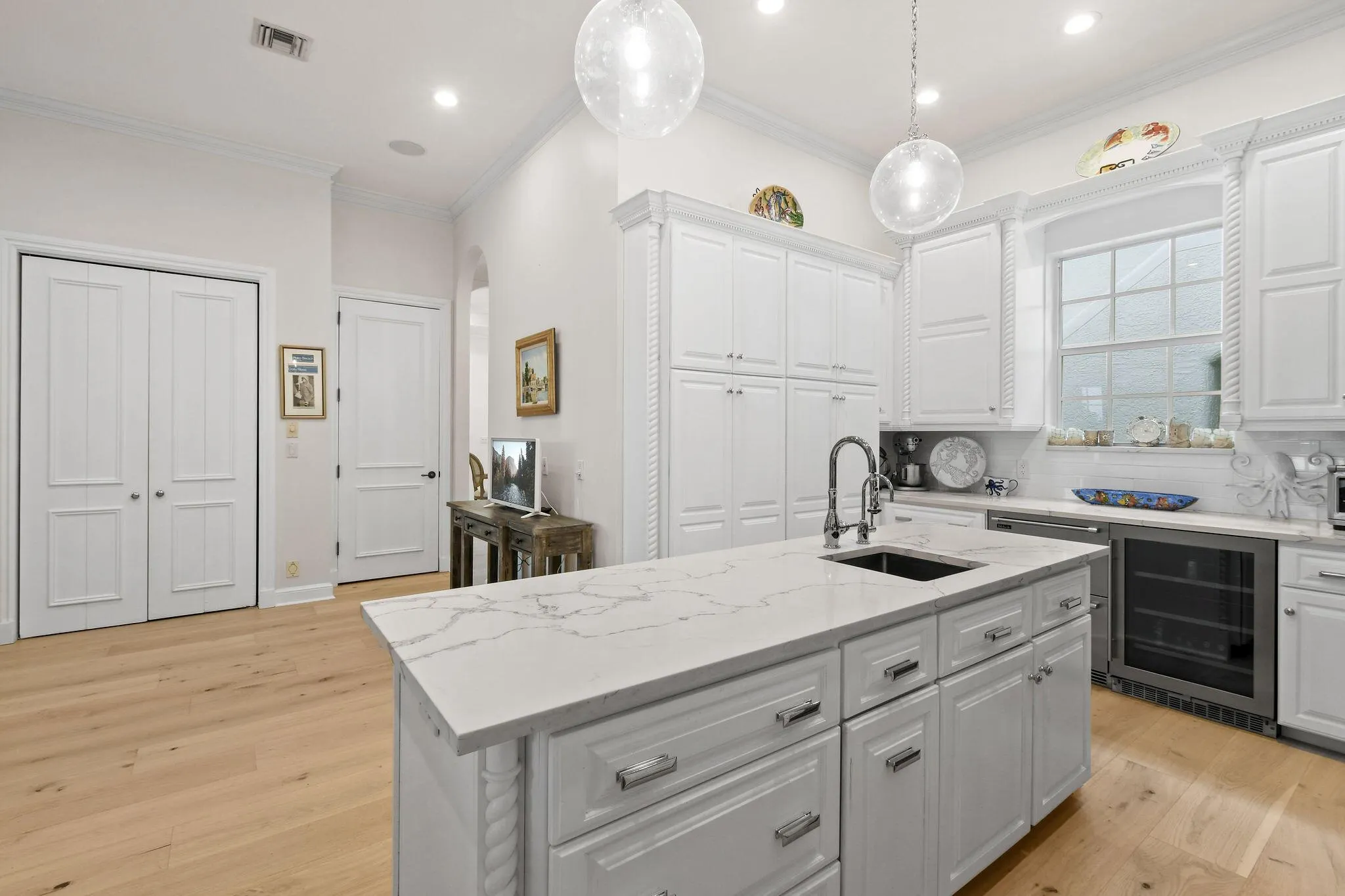 201 Avila Road