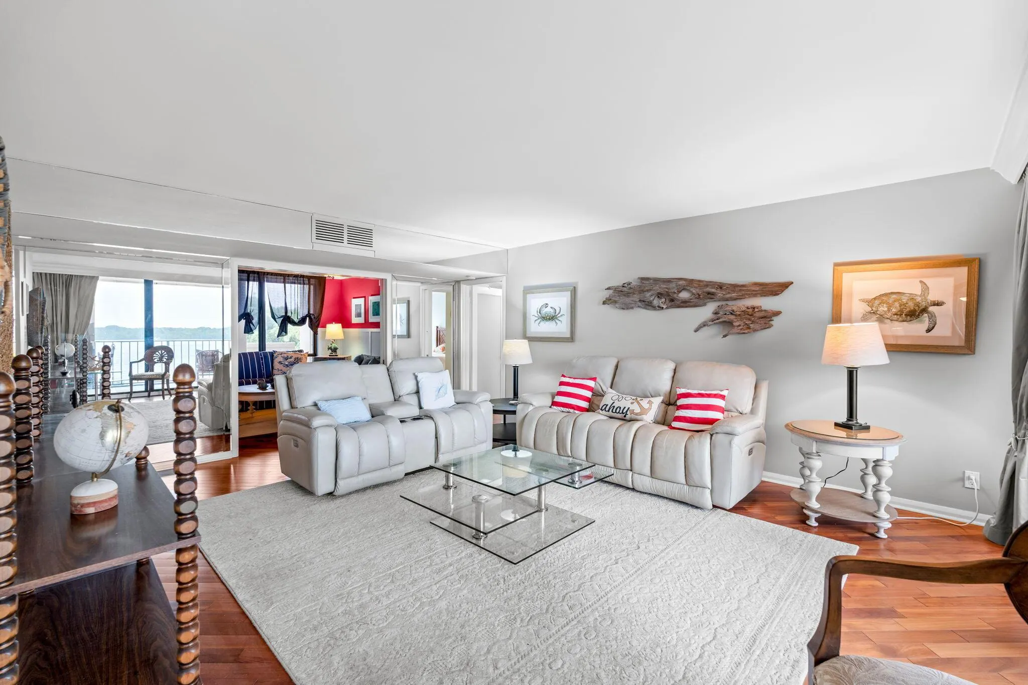 124 Lakeshore Drive, #5290