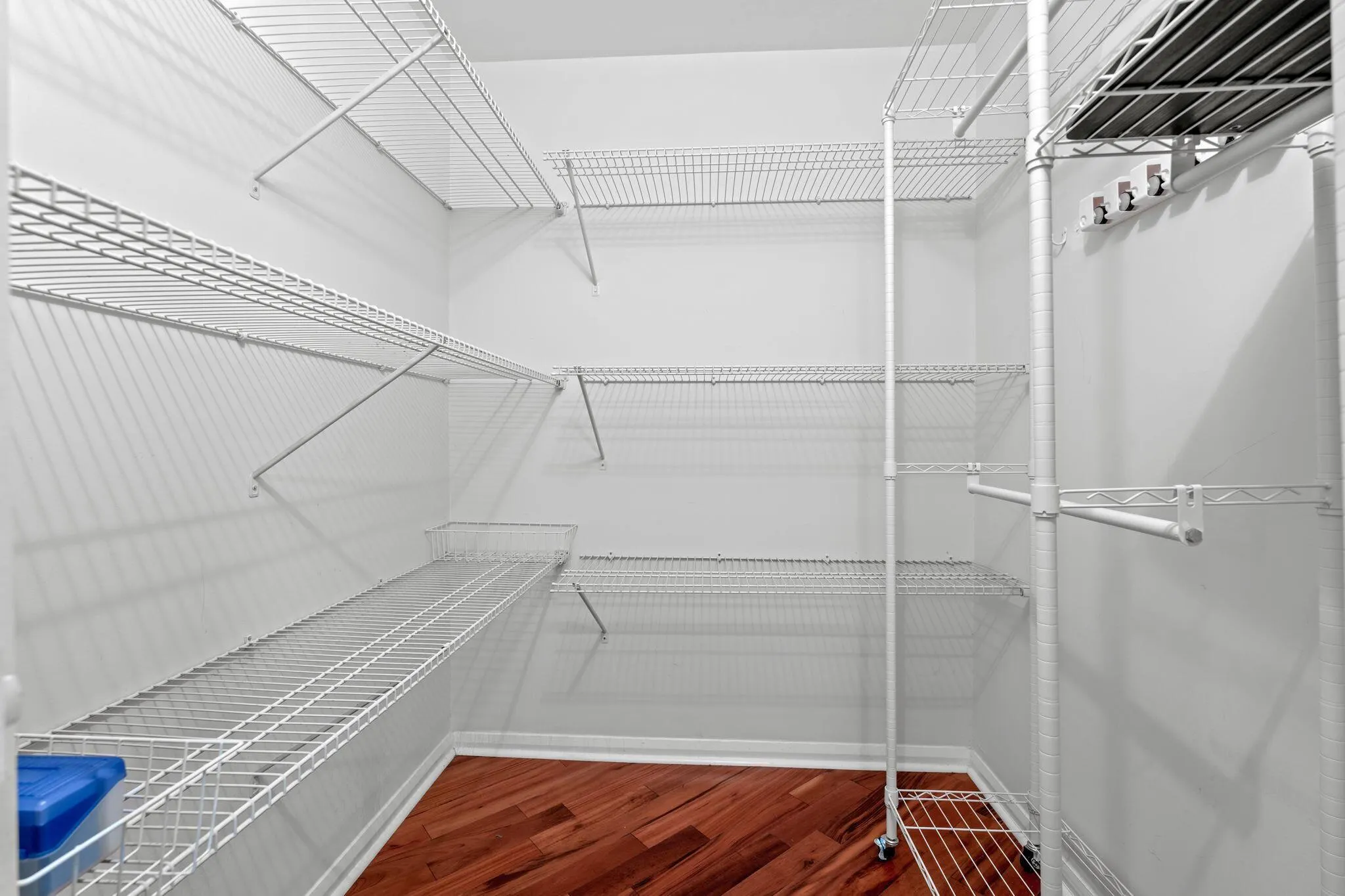 124 Lakeshore Drive, #5290