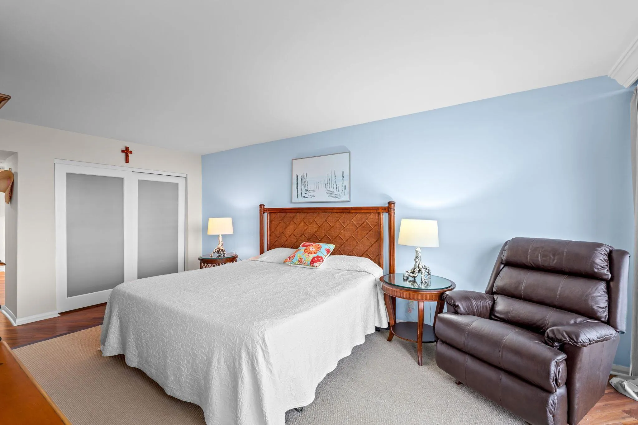 124 Lakeshore Drive, #5290