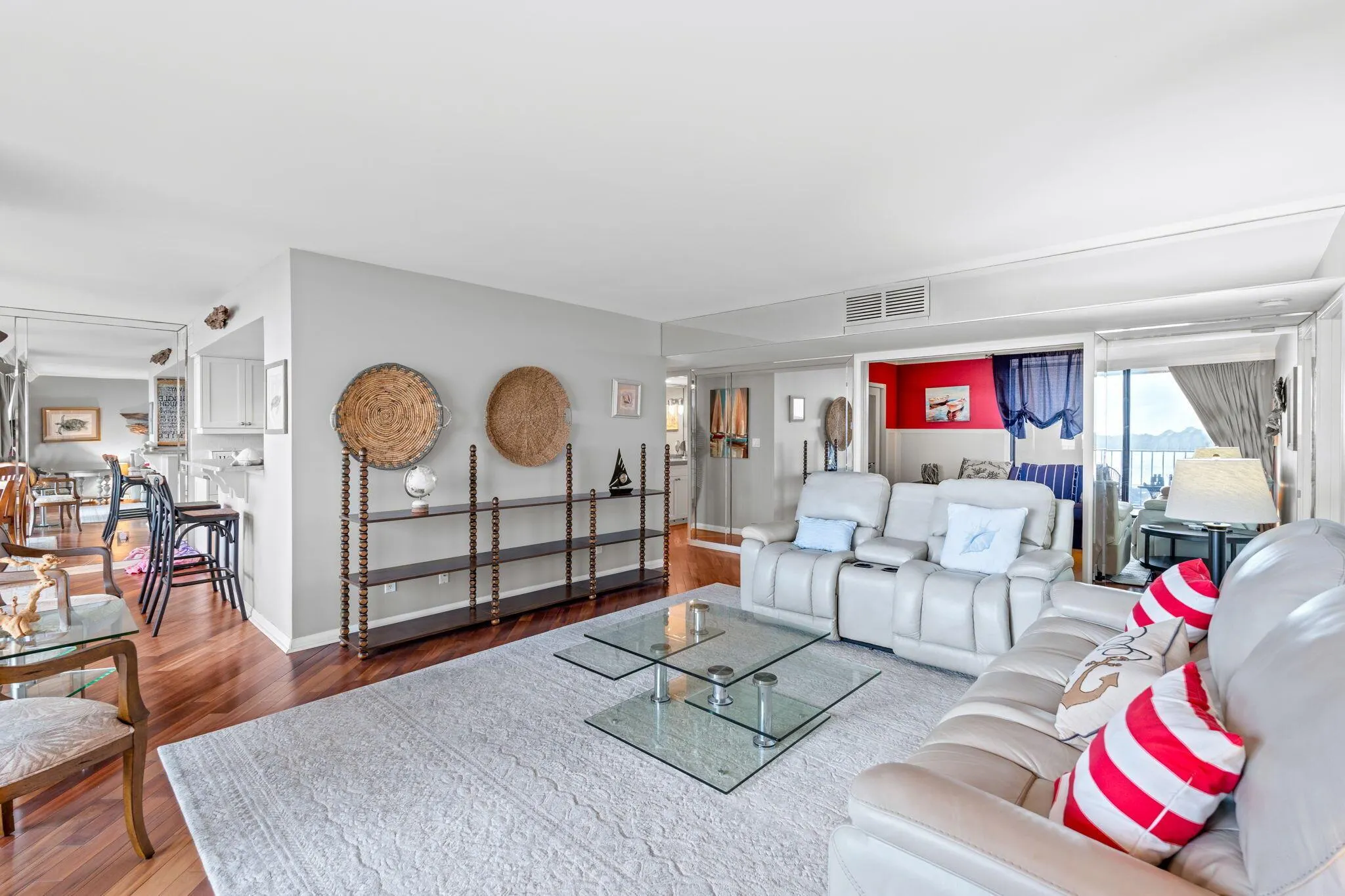 124 Lakeshore Drive, #5290