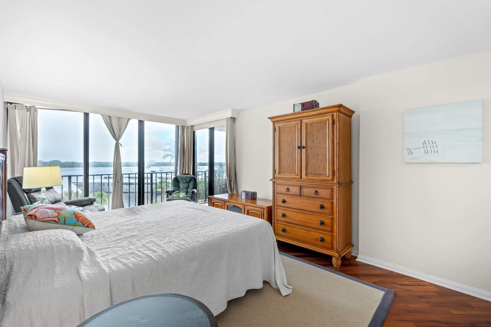 124 Lakeshore Drive, #5290