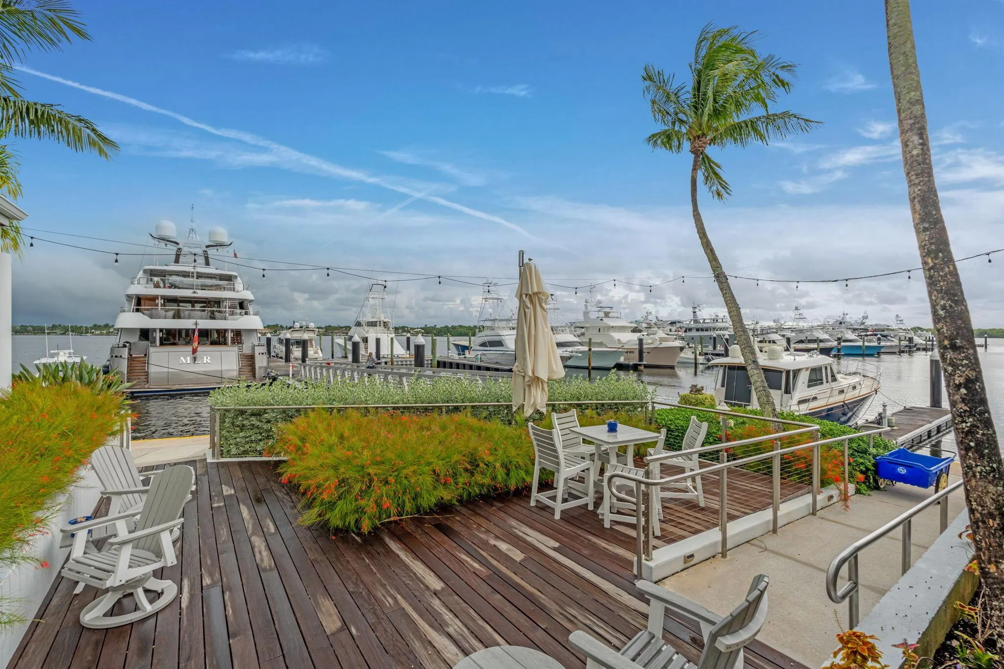 124 Lakeshore Drive, #5290