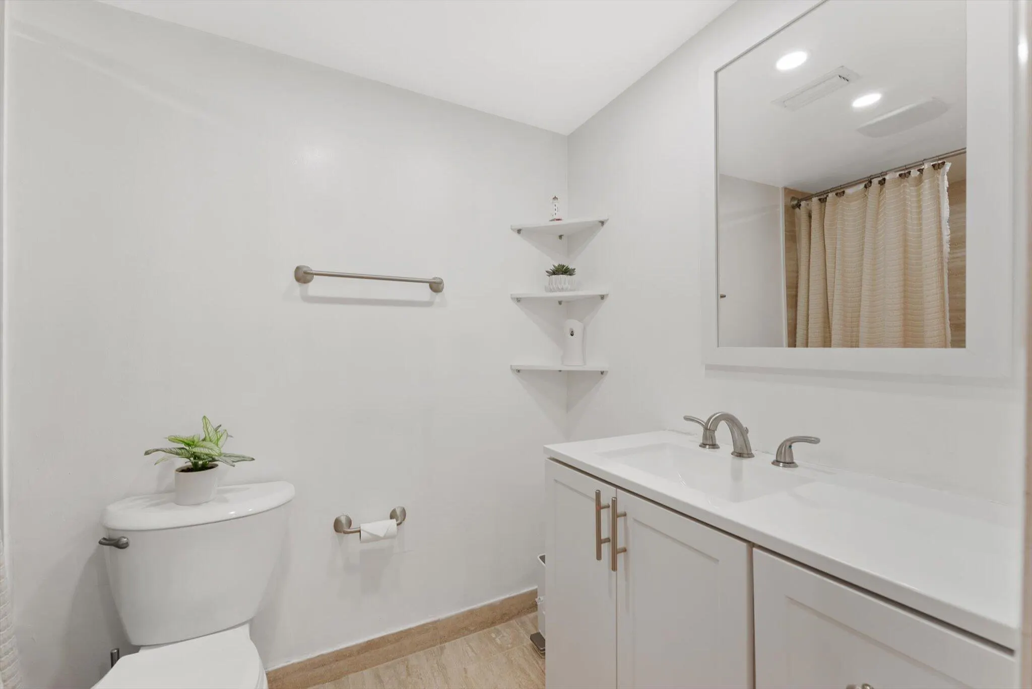 3807 Victoria Drive NE, #3807