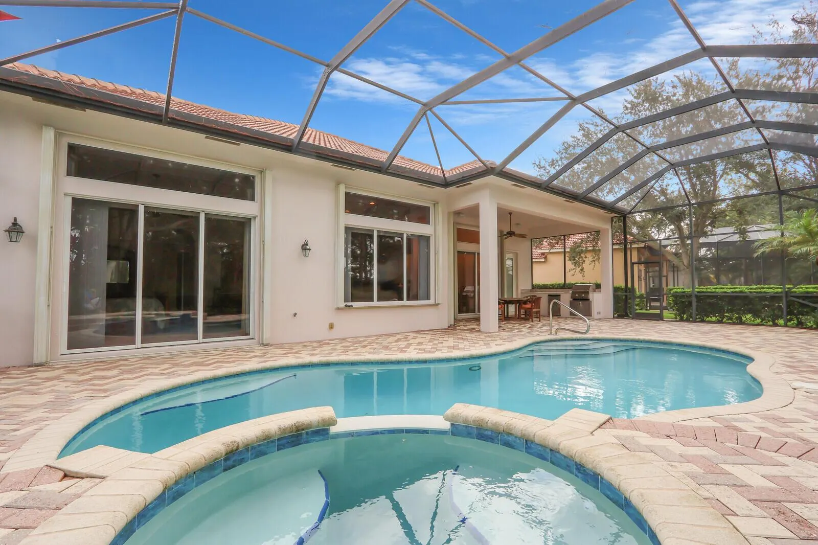 8705 Tompson Point Road