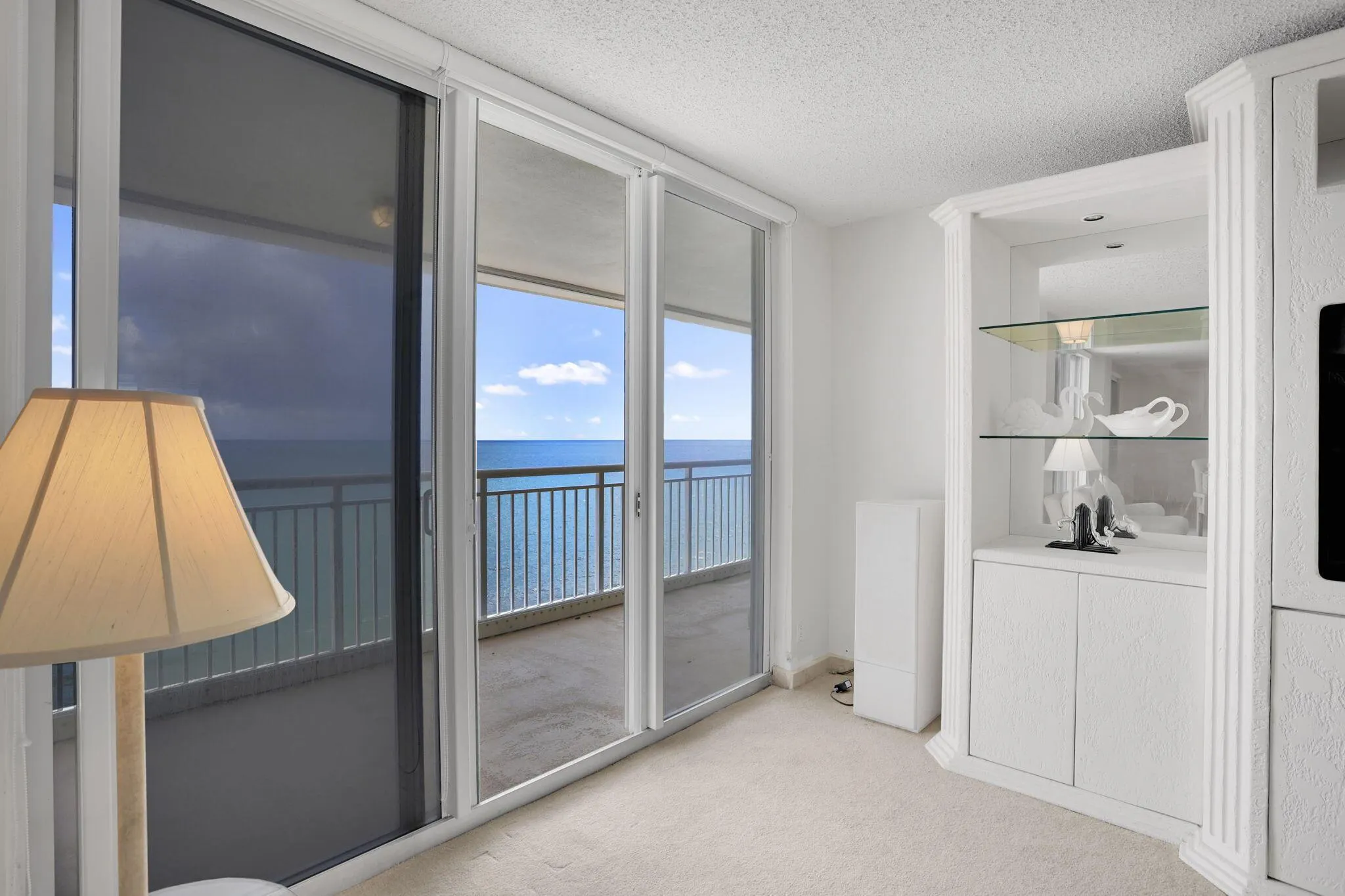 1051 Hillsboro Mile, #Ph4e