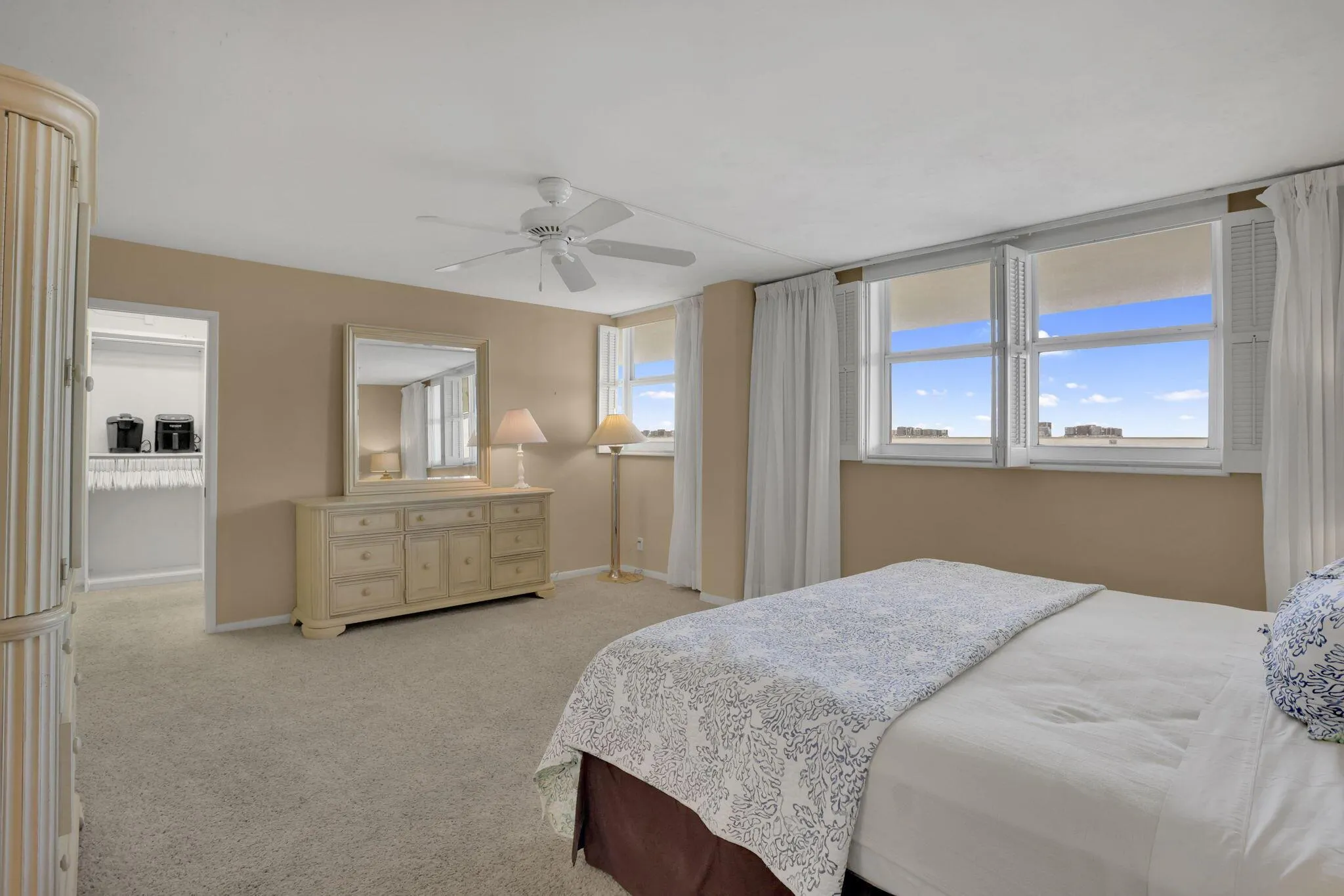 1051 Hillsboro Mile, #Ph4e