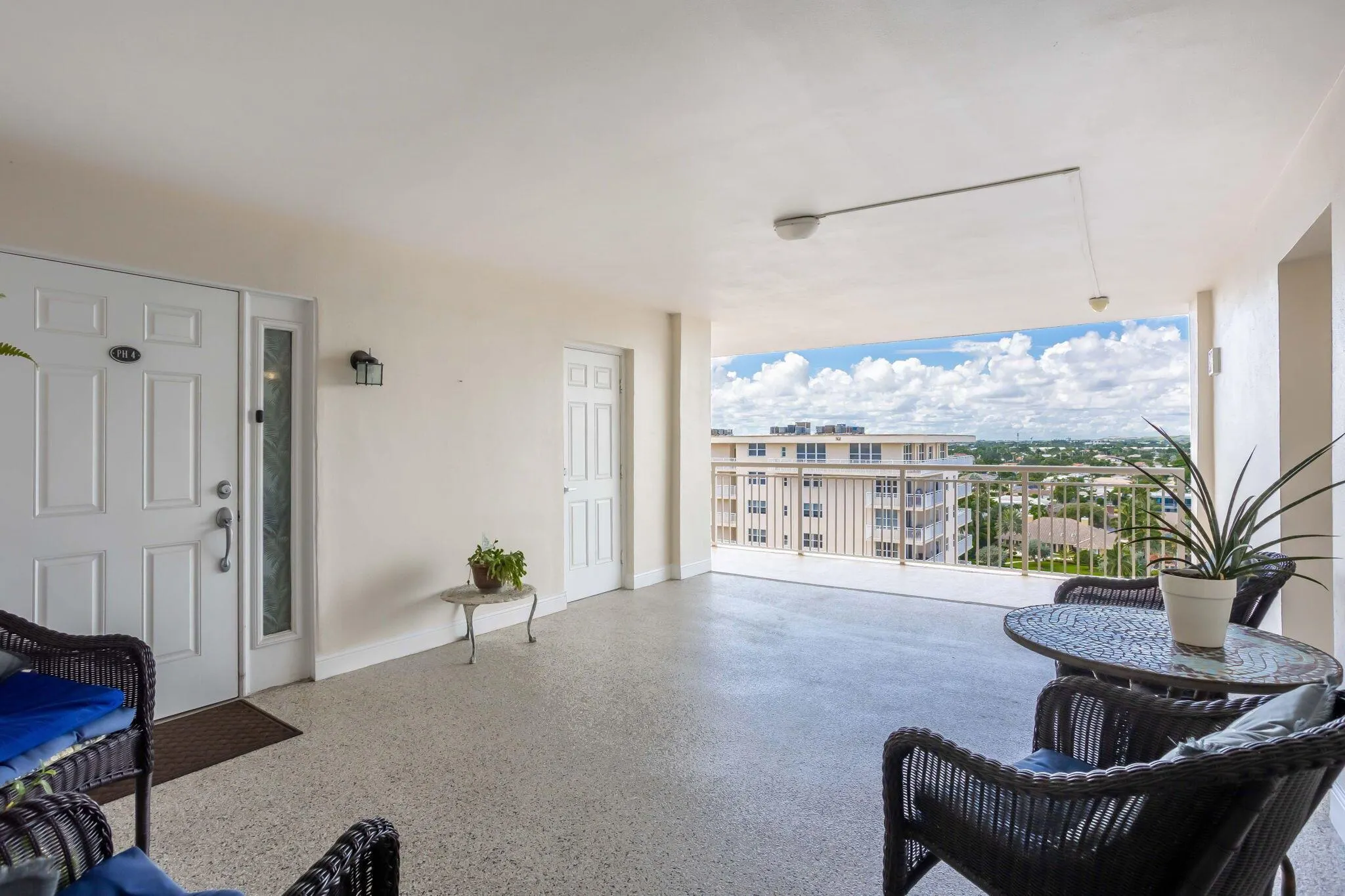 1051 Hillsboro Mile, #Ph4e