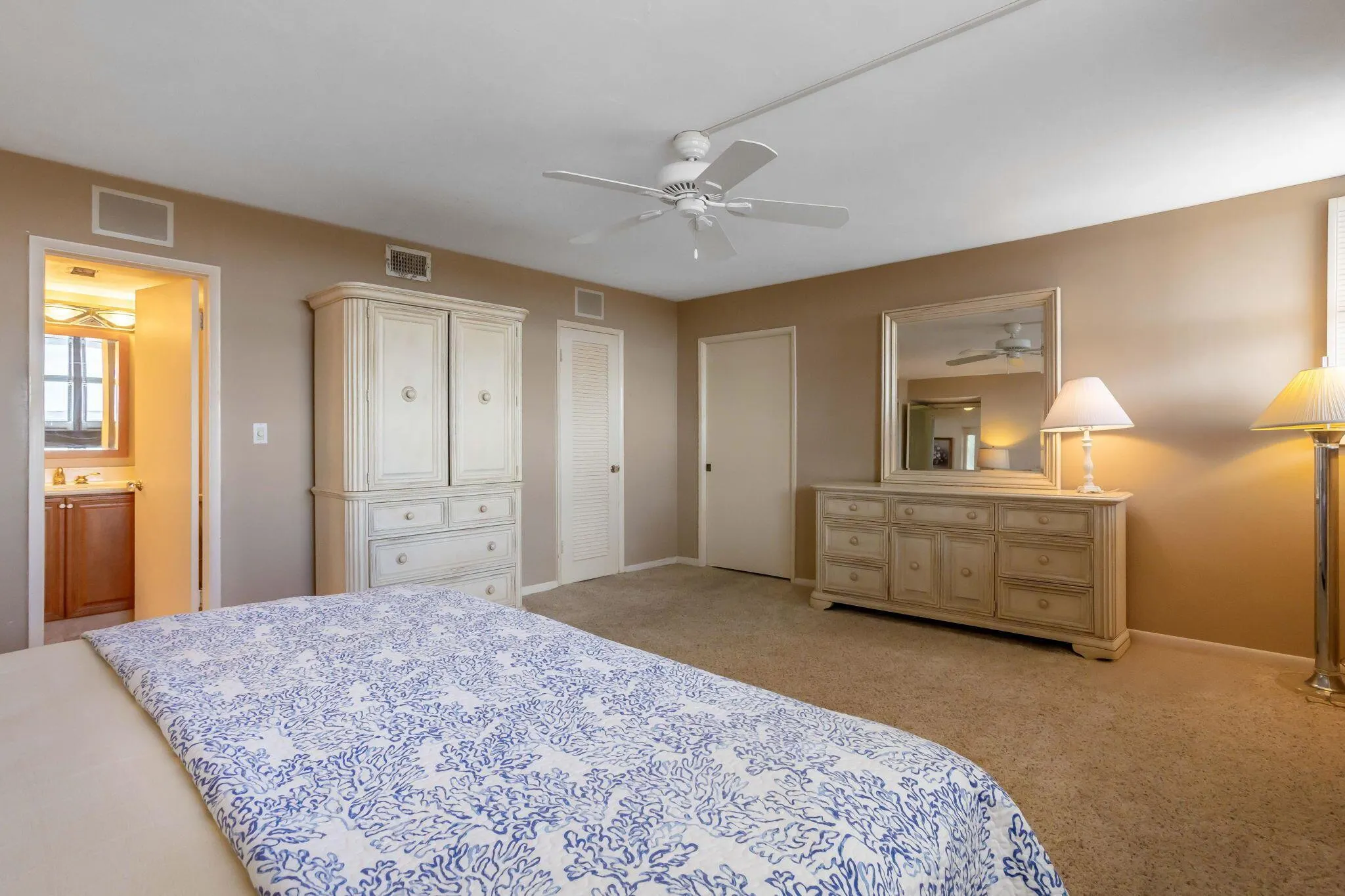 1051 Hillsboro Mile, #Ph4e