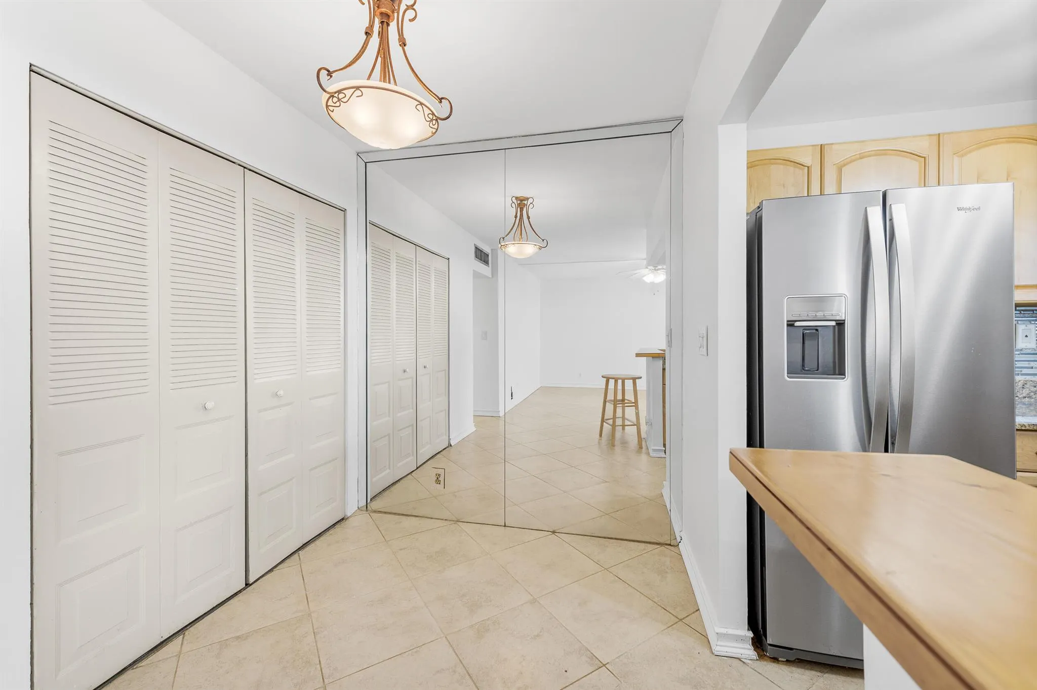 2400 NE 10th Street, #410