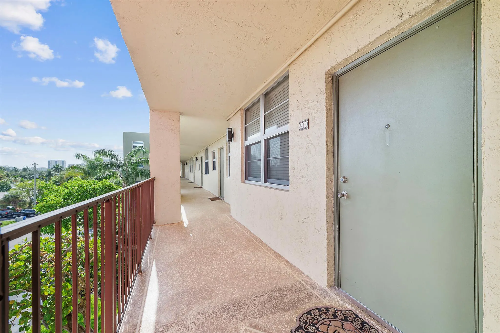 2400 NE 10th Street, #410